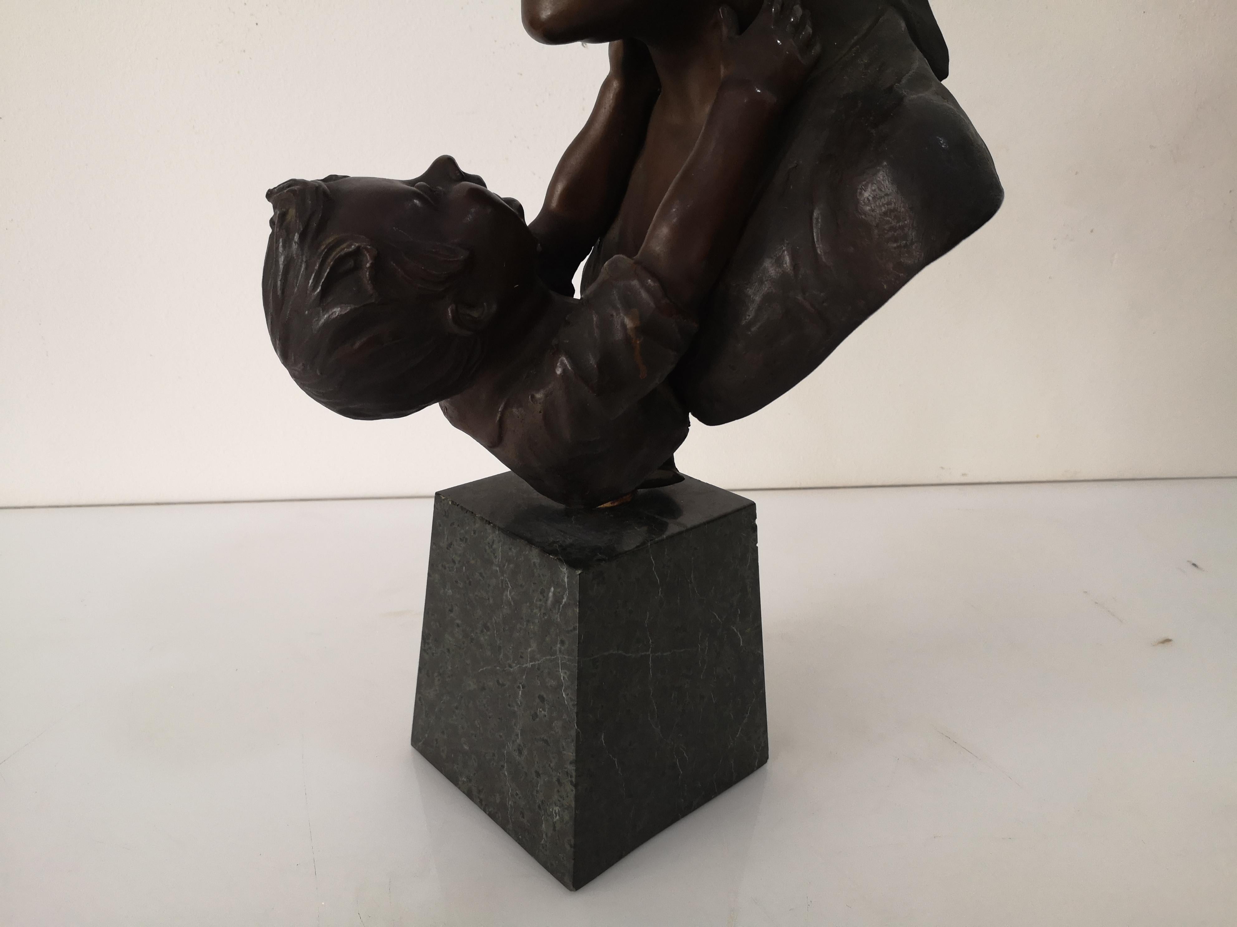 Early 20th Century Maternità scultura in bronzo H cm 47 con base marmo firmata G.Micca anni 20 in vendita