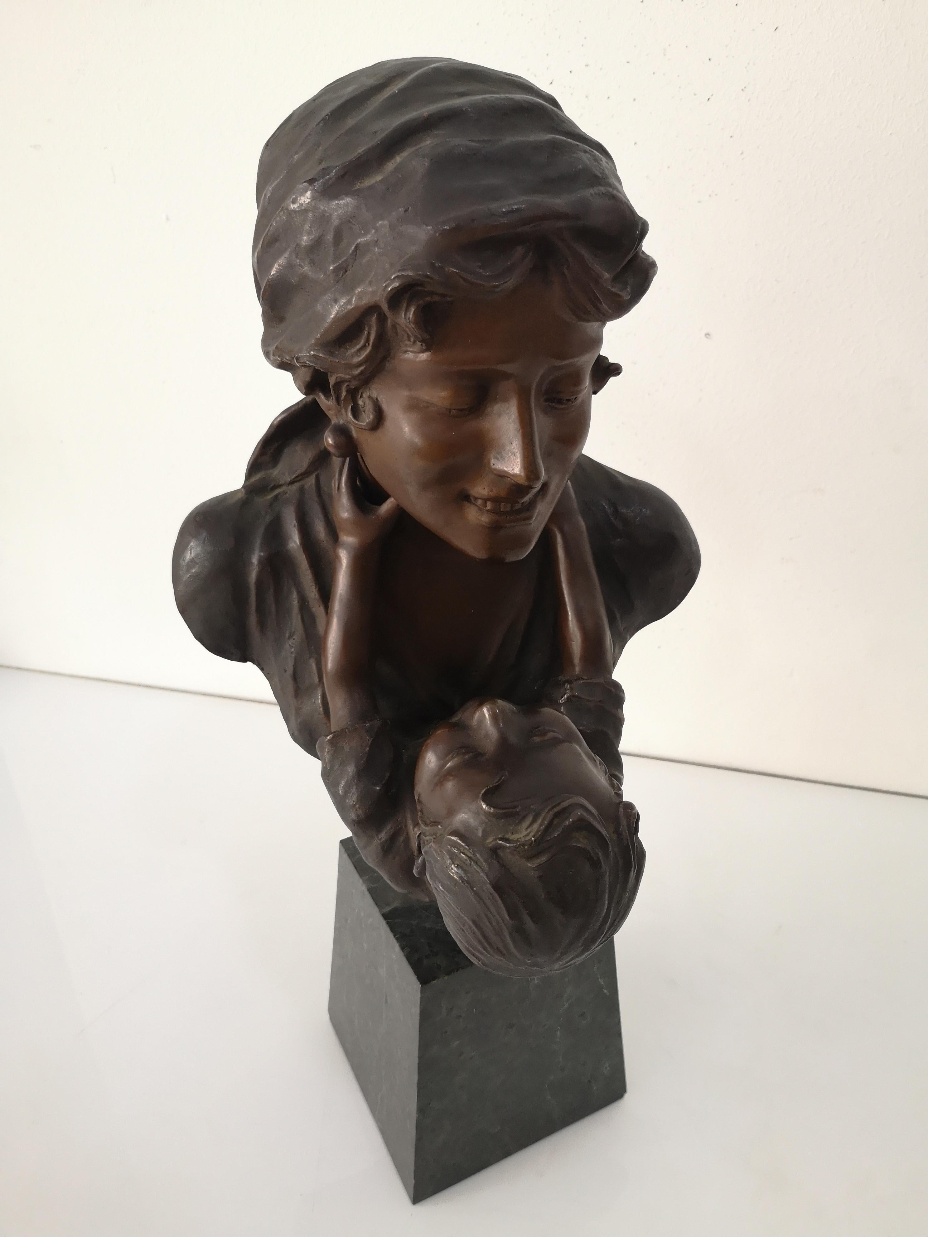 Maternità scultura in bronzo H cm 47 con base marmo firmata G.Micca anni 20 in vendita 3