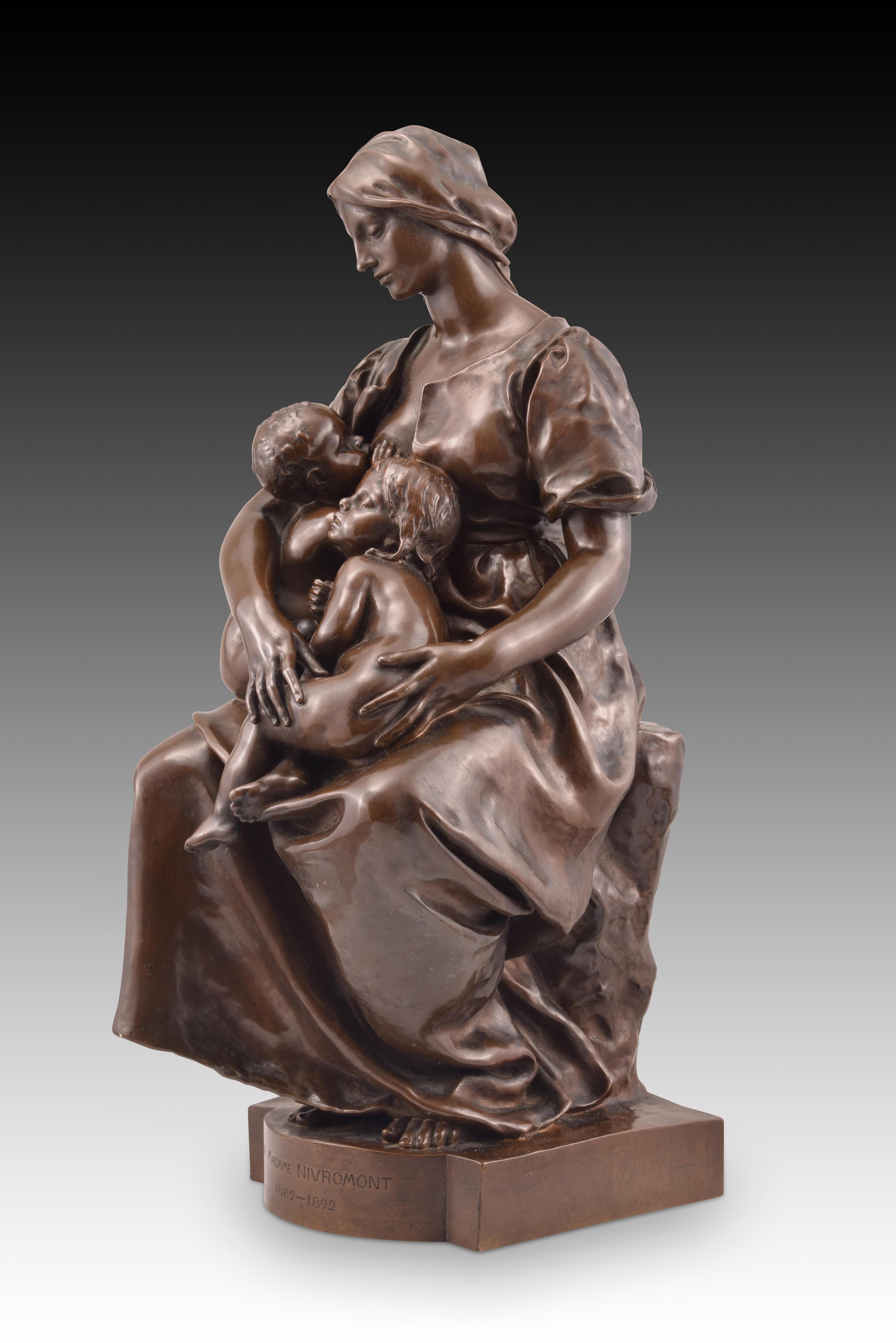 Maternity. Bronze. France, towards the end of the 19th century, DUBOIS, Paul (Nogent-sur-Seine, 1829-Paris, 1905). 
With inscriptions, signature and foundry seal (A. Collas). 
Bronze sculpture that has a simple base with inscriptions and on which a