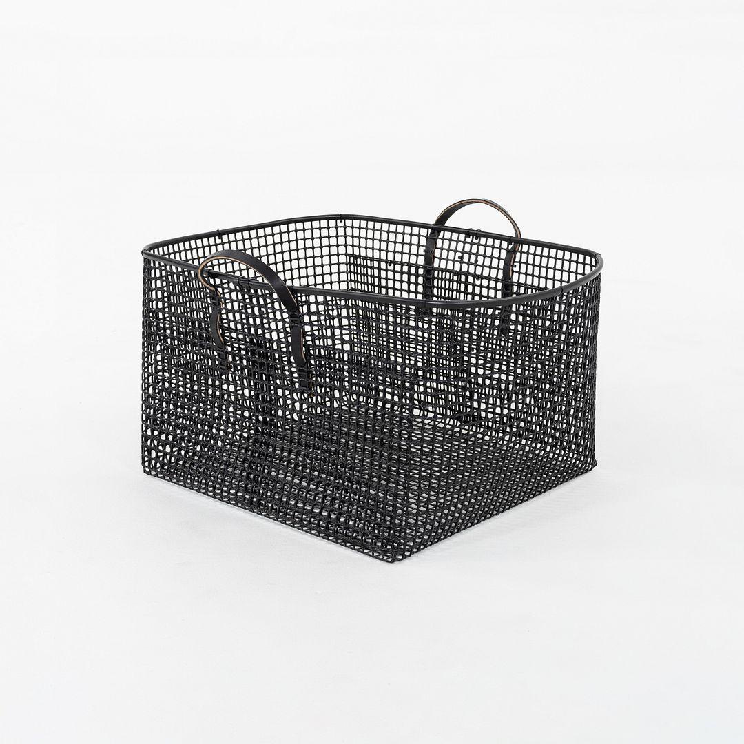 Panier de lavande de taille moyenne avec poignée noire Zach Matheson USM en vente 4