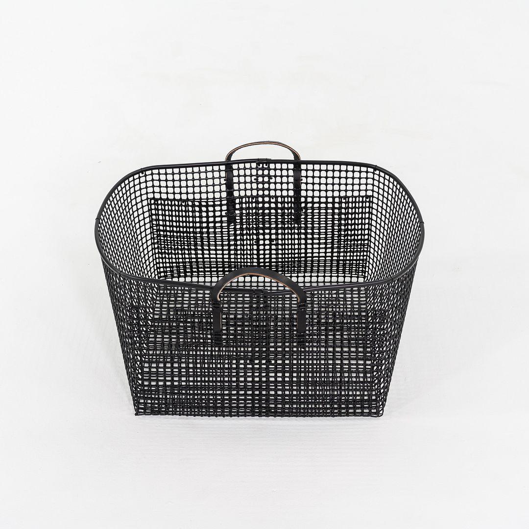 Américain Panier de lavande de taille moyenne avec poignée noire Zach Matheson USM en vente