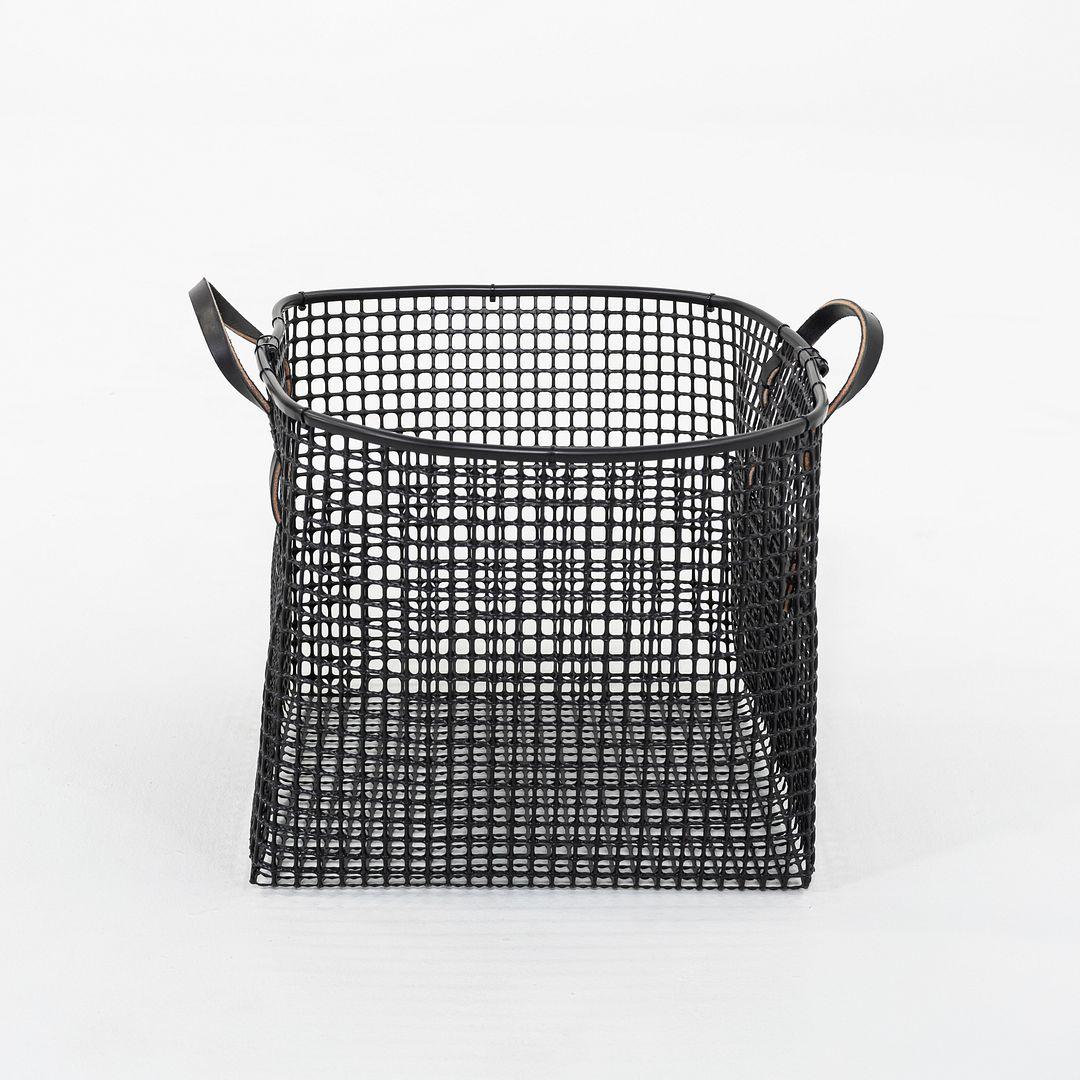 Cesto da bucato piccolo Matheson con maniglie di Zach Matheson per Usm Haller 14x14 in vendita 3