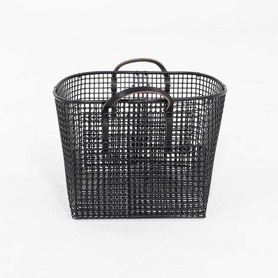 Cesto da bucato piccolo Matheson con maniglie di Zach Matheson per Usm Haller 14x14 in vendita 1