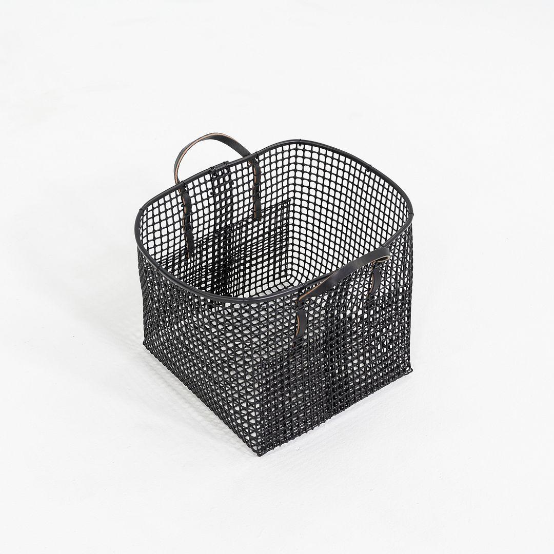 Cesto da bucato piccolo Matheson con maniglie di Zach Matheson per Usm Haller 14x14 in vendita 2