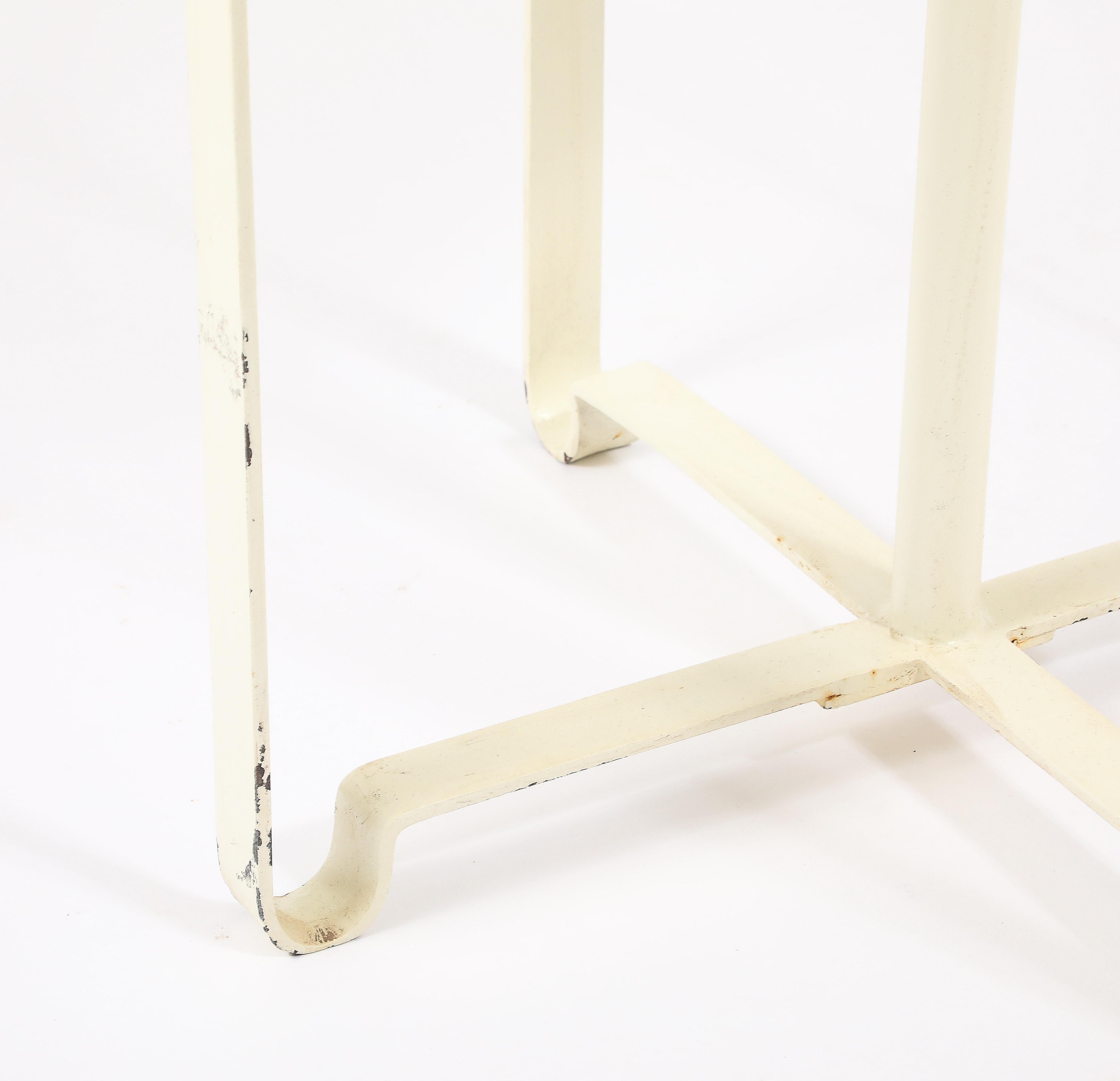 Mathieu Mategot (Att) Center Pedestal Table, France 1950's Bon état - En vente à New York, NY