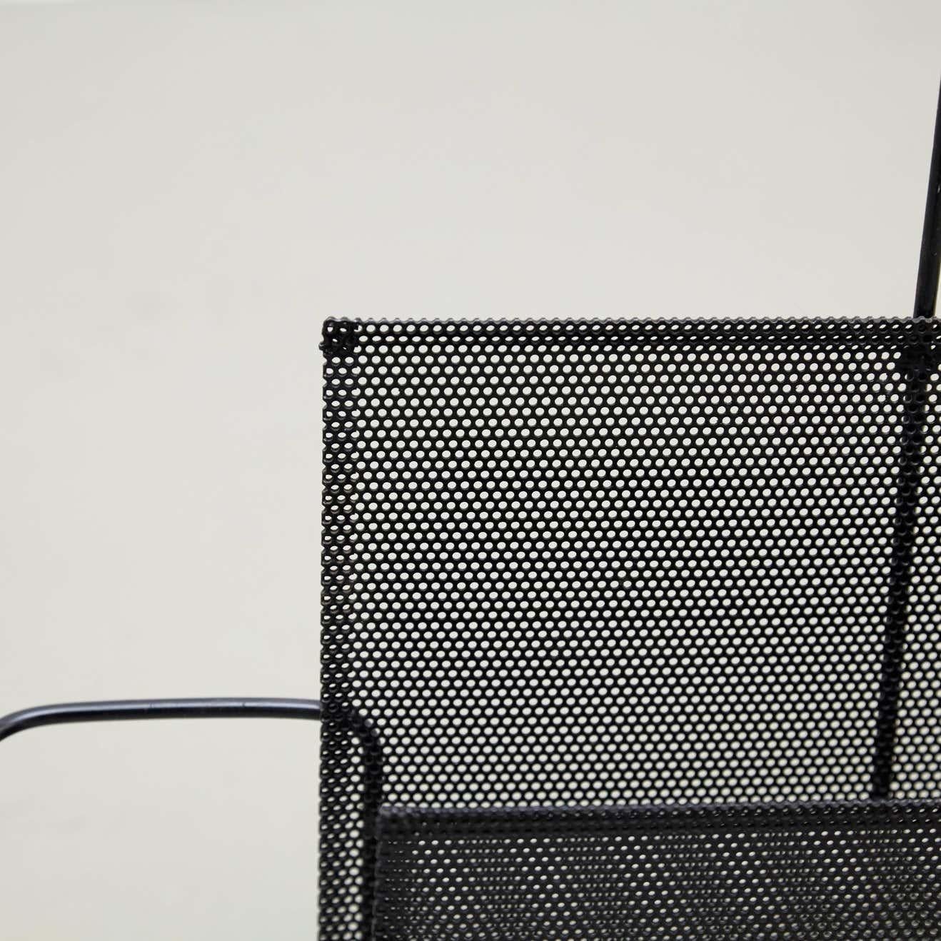 Metallo Porta riviste in metallo laccato nero di Mathieu Matégot, circa 1950 in vendita