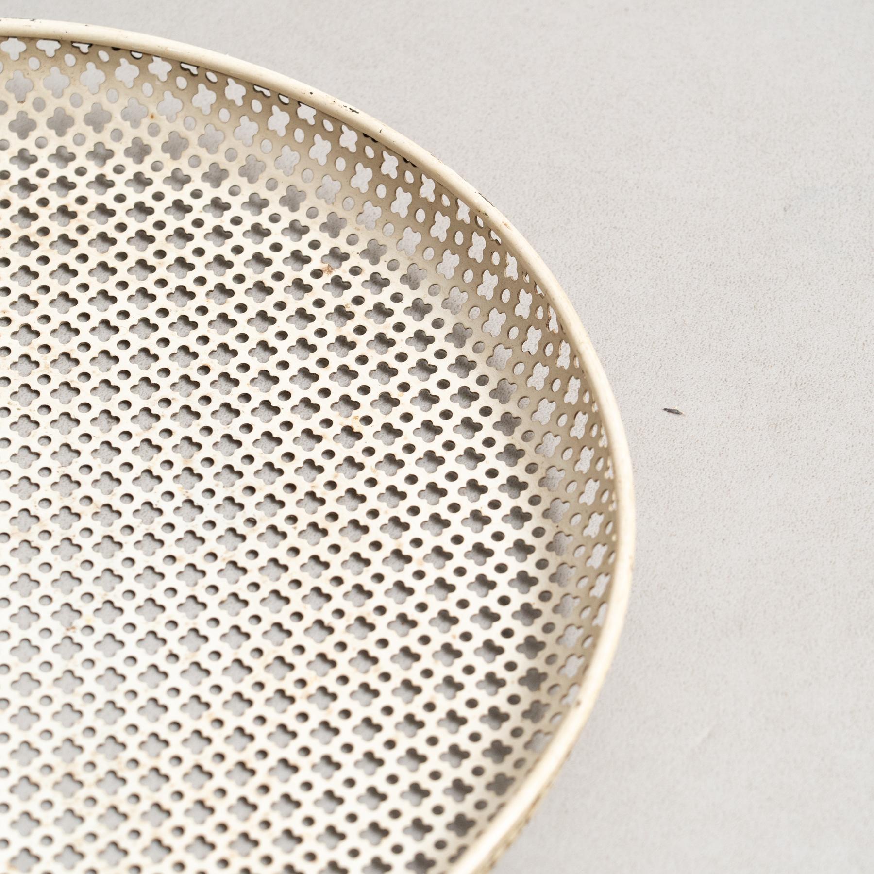 Mathieu Matégot Emaillierter Metallteller, um 1950 im Angebot 6