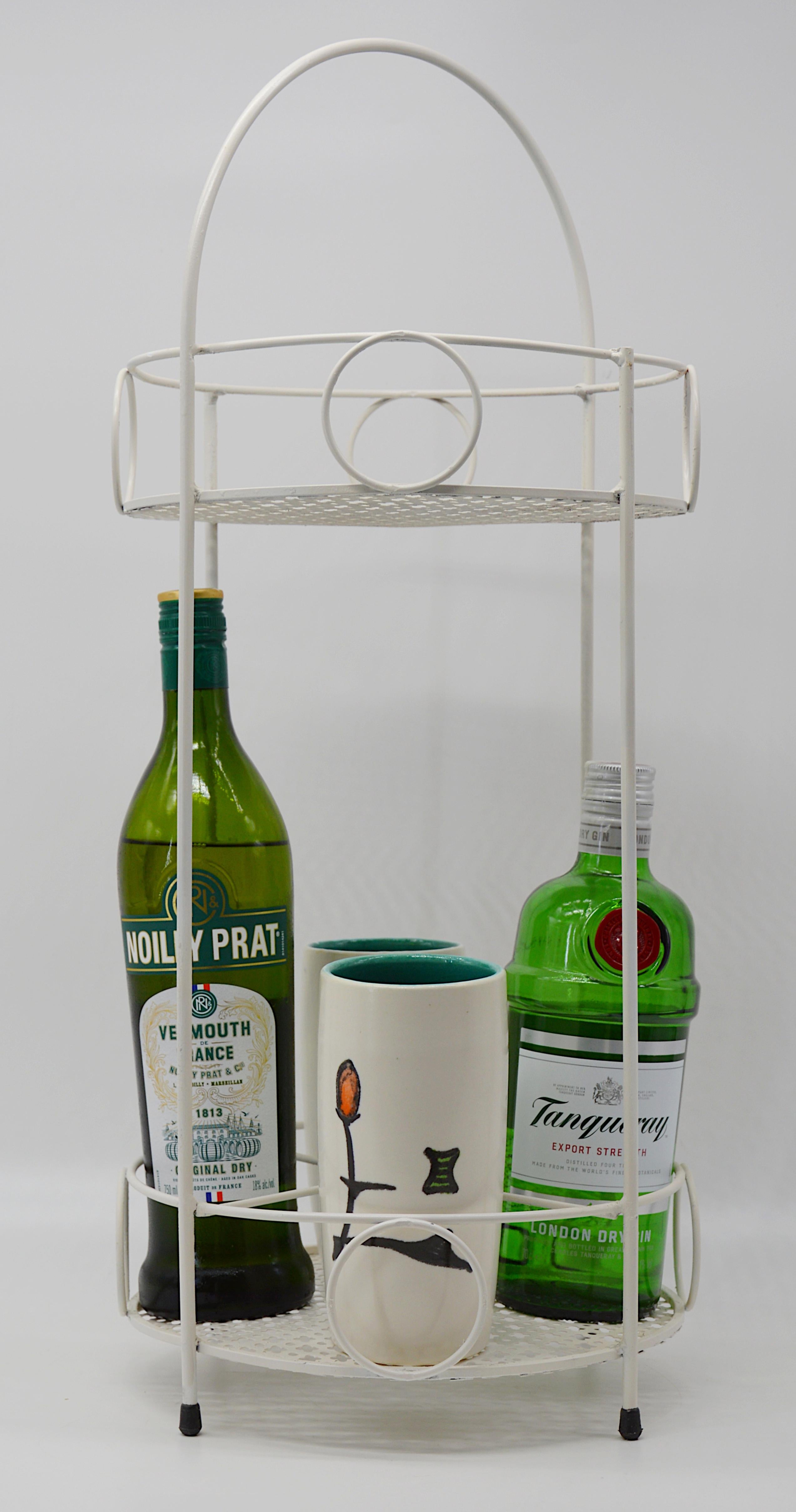 Mid-Century Modern Mathieu Matégot Petite table de bar française du milieu du siècle 1950 en vente