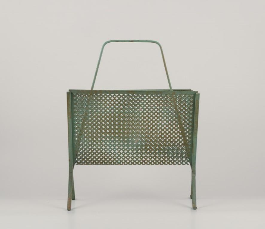 Lacquered Mathieu Mategot, Hungarian-French industrial designer. Magazine holder For Sale