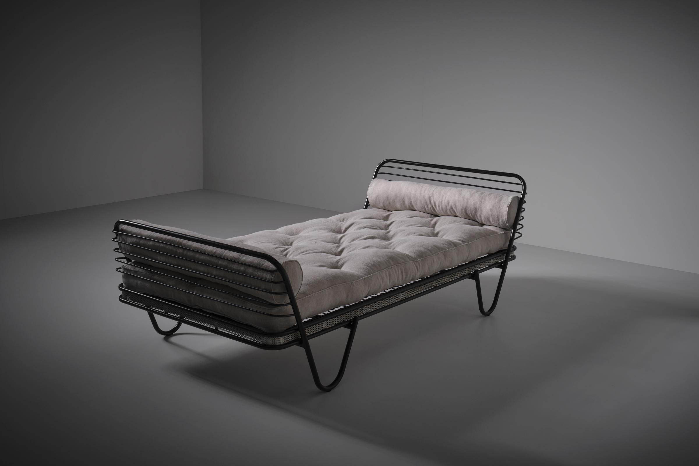 Mathieu Matégot ‘Kyoto’ Daybed, France, 1950s In Good Condition In Rotterdam, NL