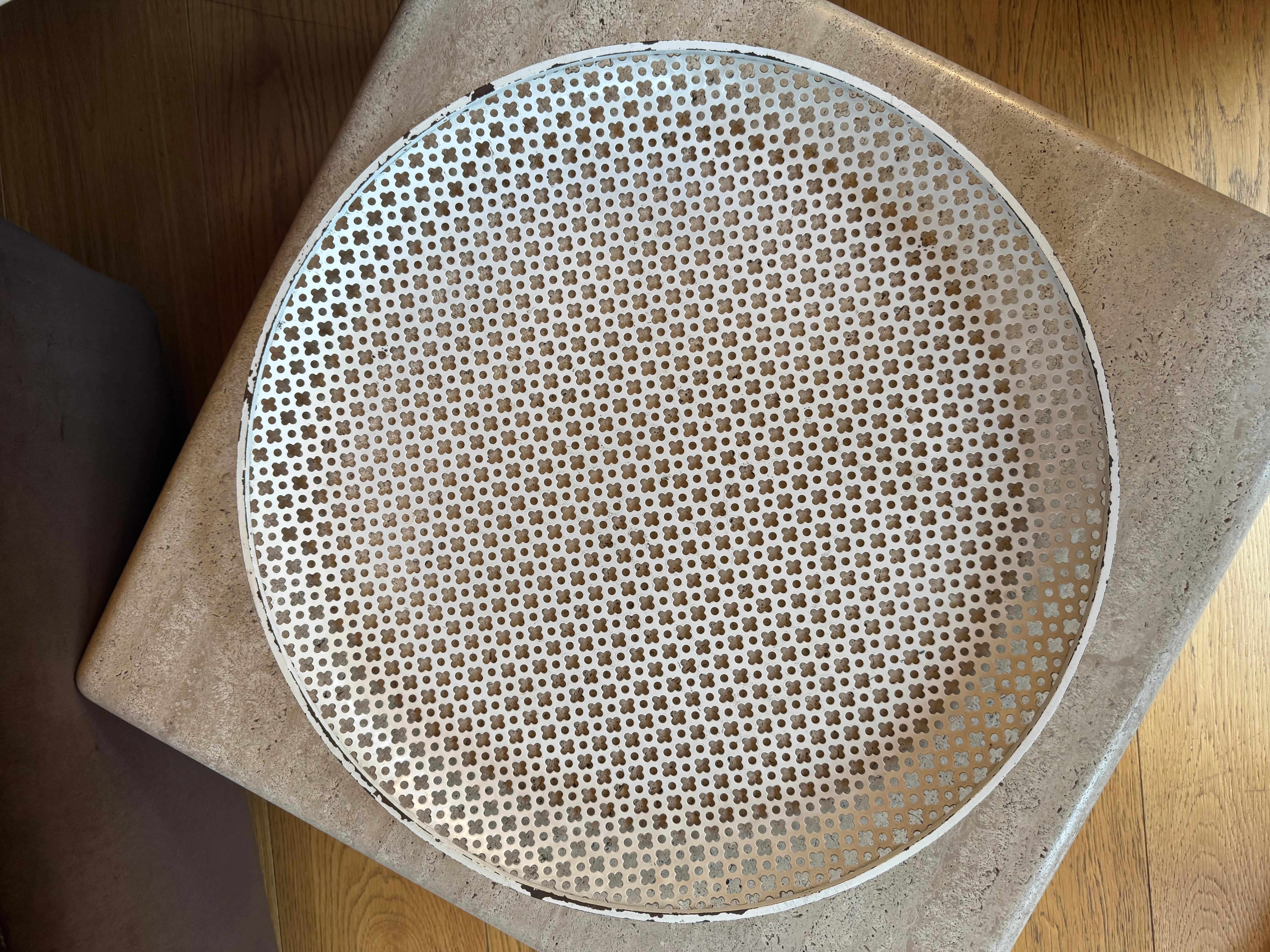 Mathieu Mategot large pierced metal tray c.1955 (Moderne der Mitte des Jahrhunderts) im Angebot