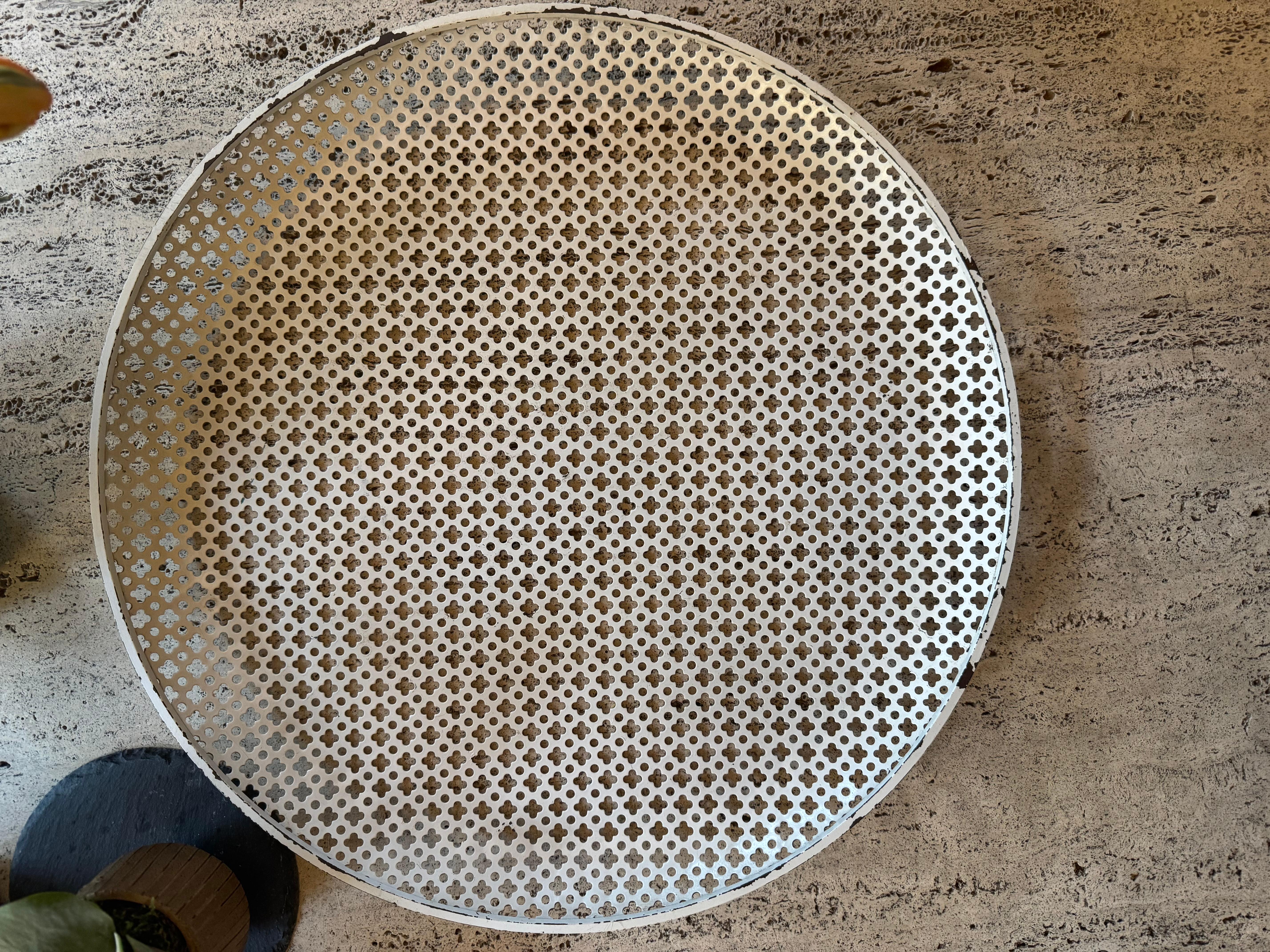 Mathieu Mategot large pierced metal tray c.1955 im Zustand „Gut“ im Angebot in London, GB