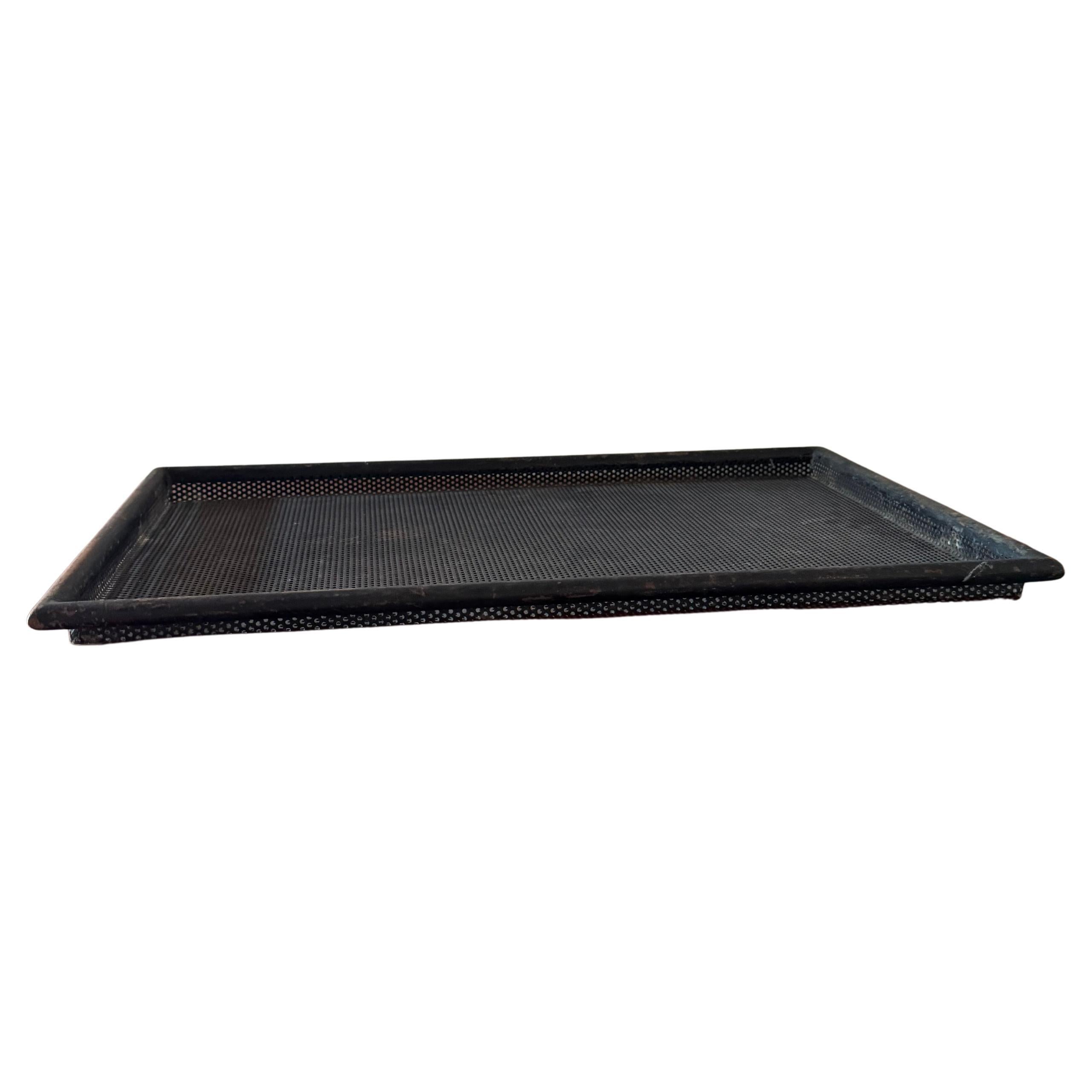 A. Mathieu Mategot großes durchbrochenes Metall  Tablett im Angebot