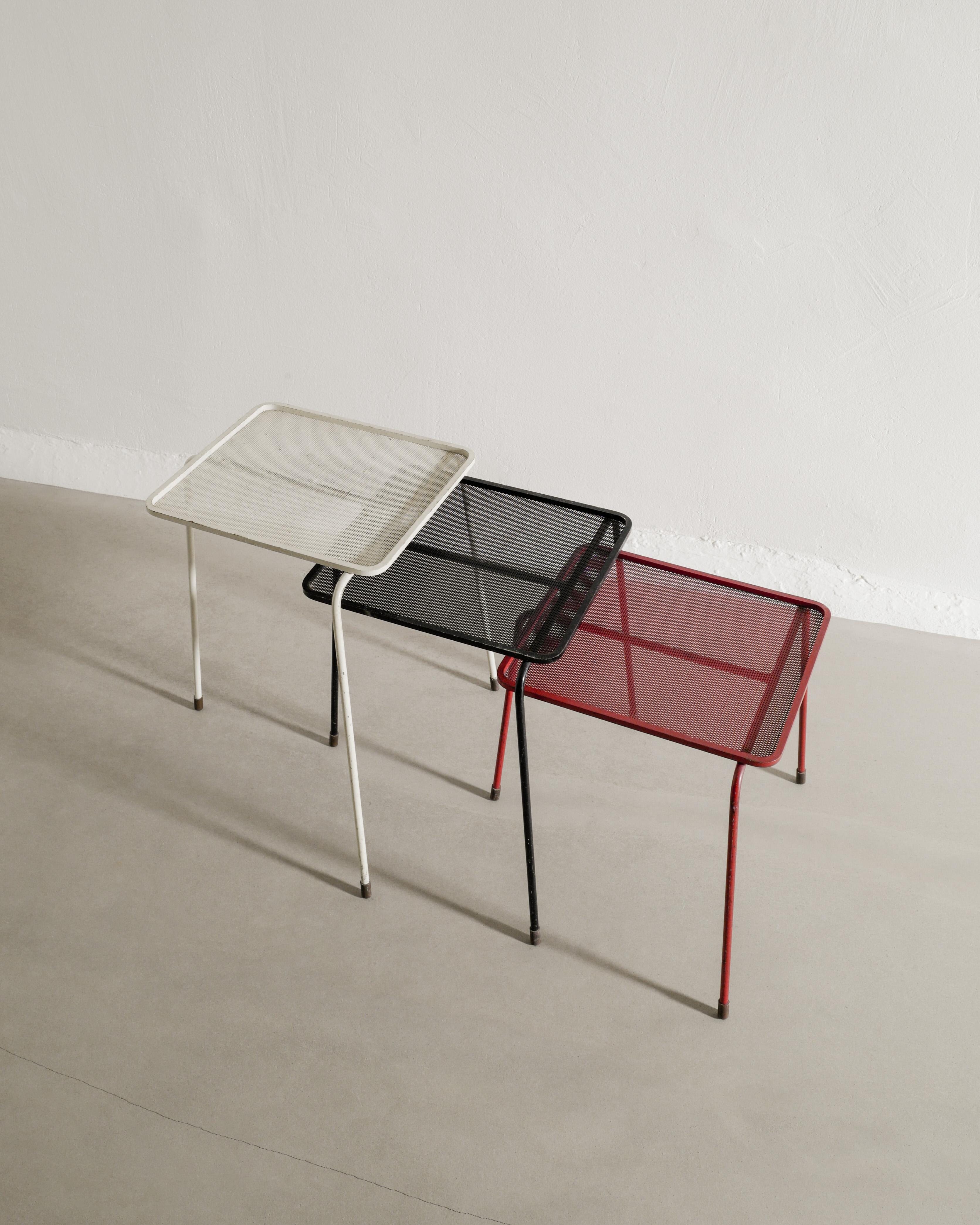 Mid-Century Modern Mathieu Matégot Tables d'appoint 