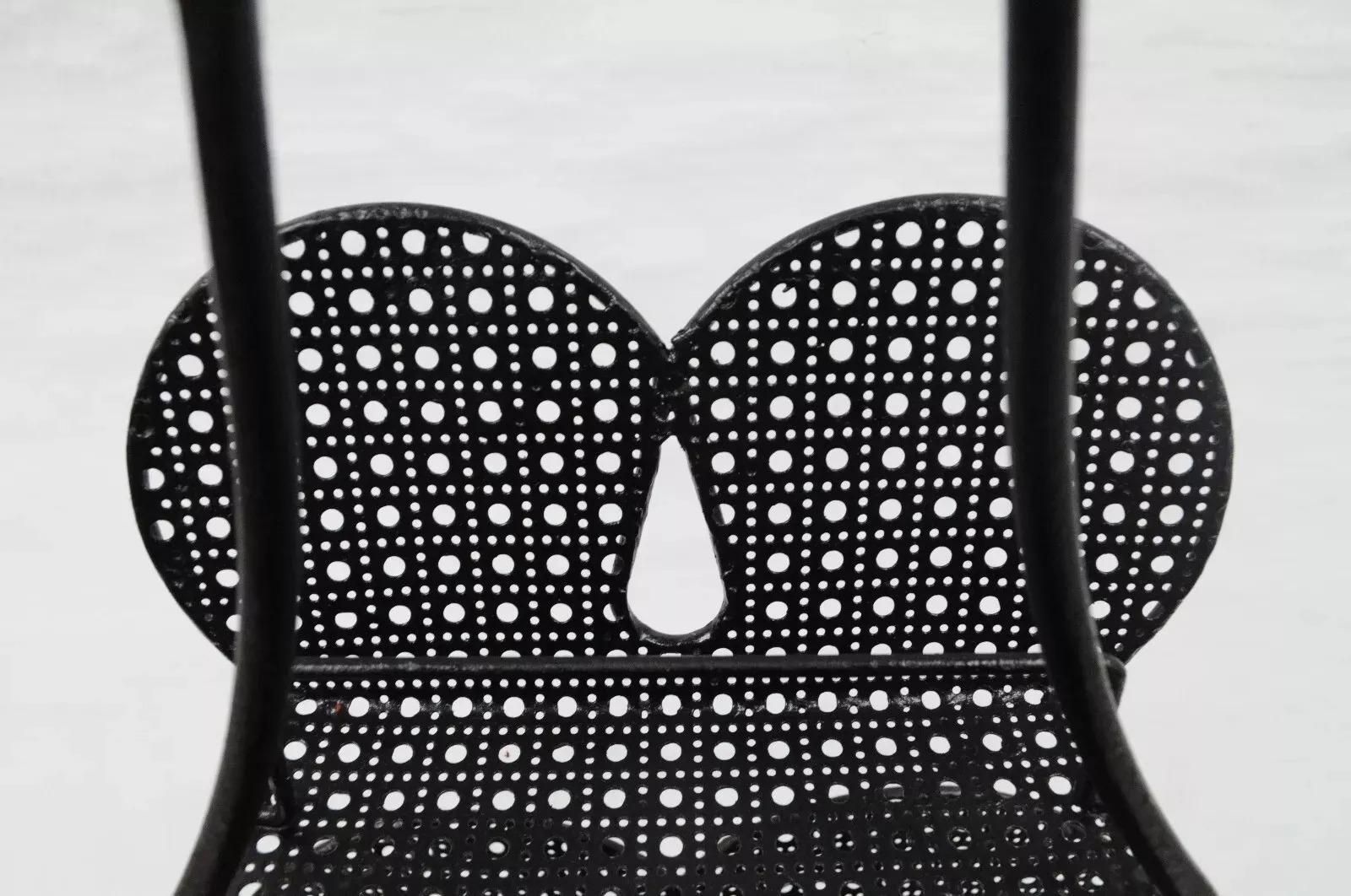 Mathieu Mategot Porta riviste a 2 livelli con rete metallica a forcina nera del Mid Century Modern in vendita 3