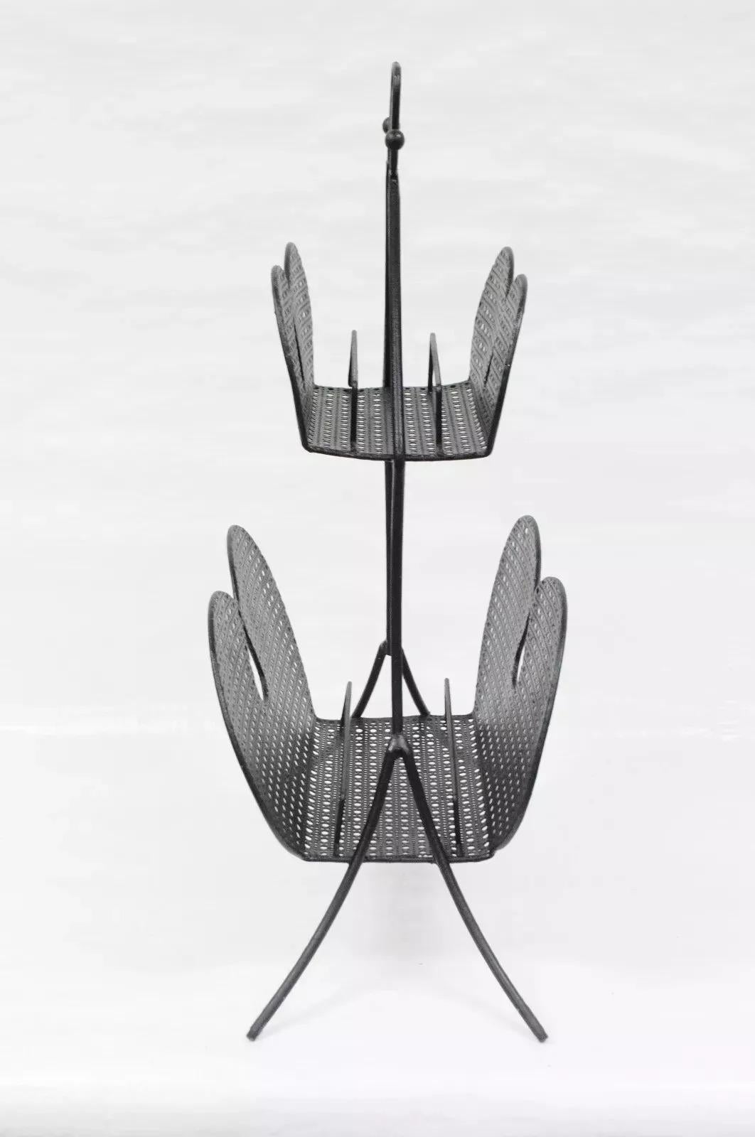 Mathieu Mategot Porta riviste a 2 livelli con rete metallica a forcina nera del Mid Century Modern in vendita 4