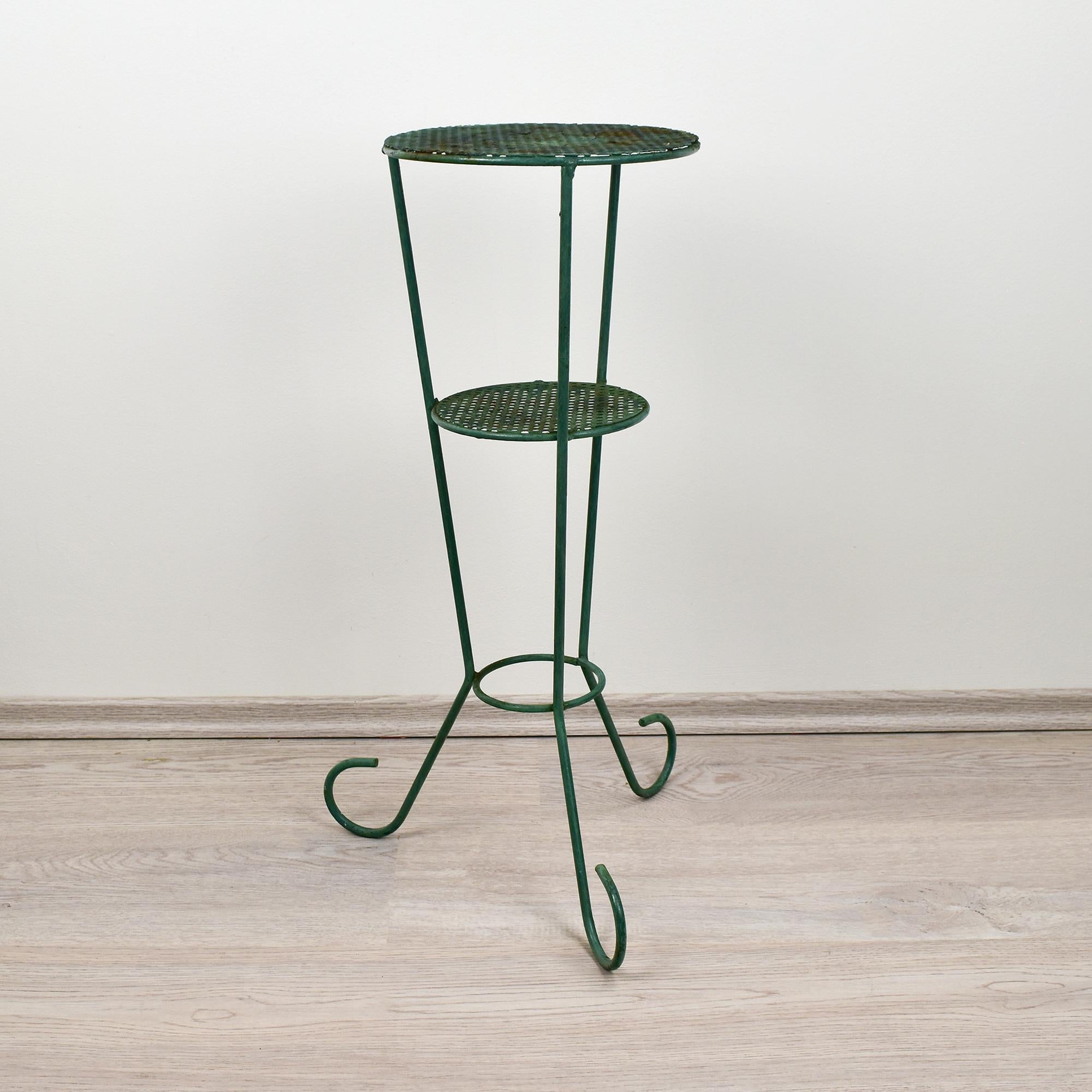 Fait main Mathieu Matégot Plant Stand français en métal Verdigris Mid-Century Modern c1950 en vente