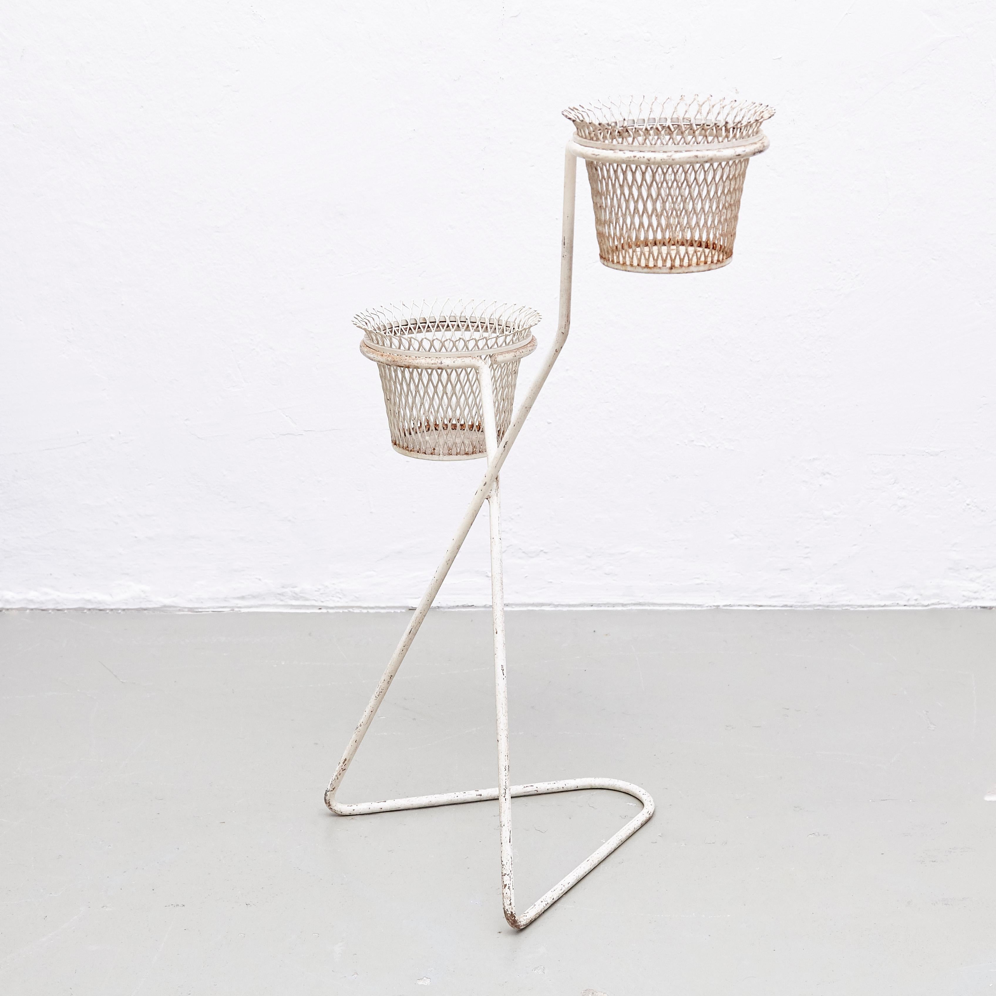 Mathieu Matégot, Mid-Century Modern, White Metal French Plant Stand, circa 1950 In Good Condition In Barcelona, Barcelona