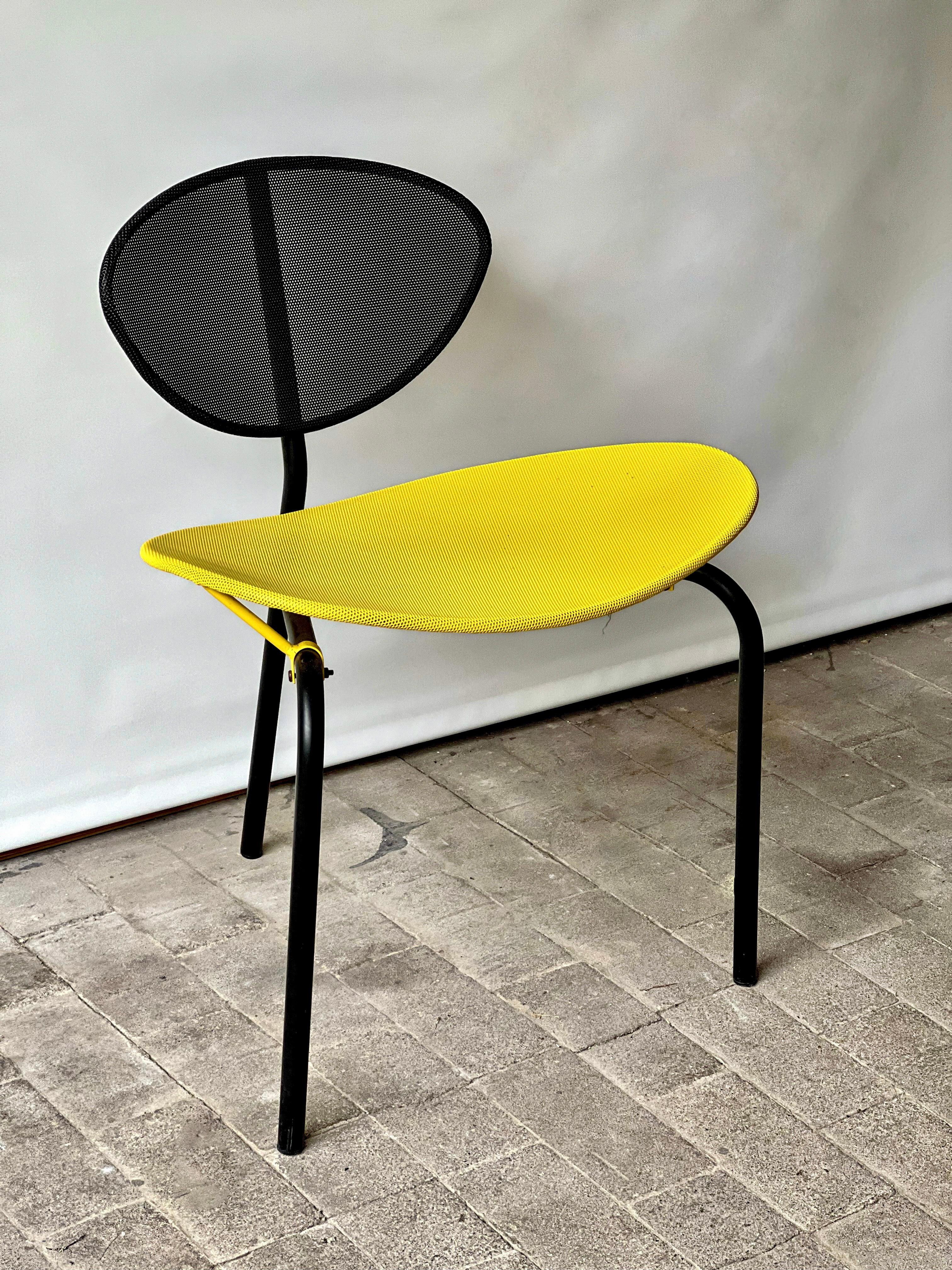Mid-Century Modern Mathieu Mategot, chaise Nagasaki en noir et jaune en vente
