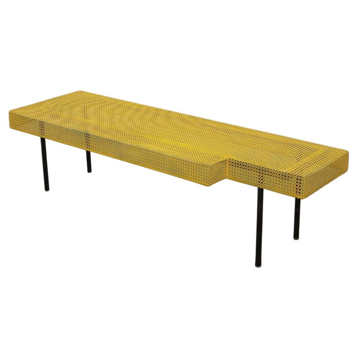 Mesa de centro de metal perforado Mathieu Mategot, Francia, años 50 en venta