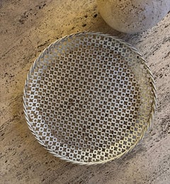 Mathieu Mategot: durchbrochenes Metalltablett