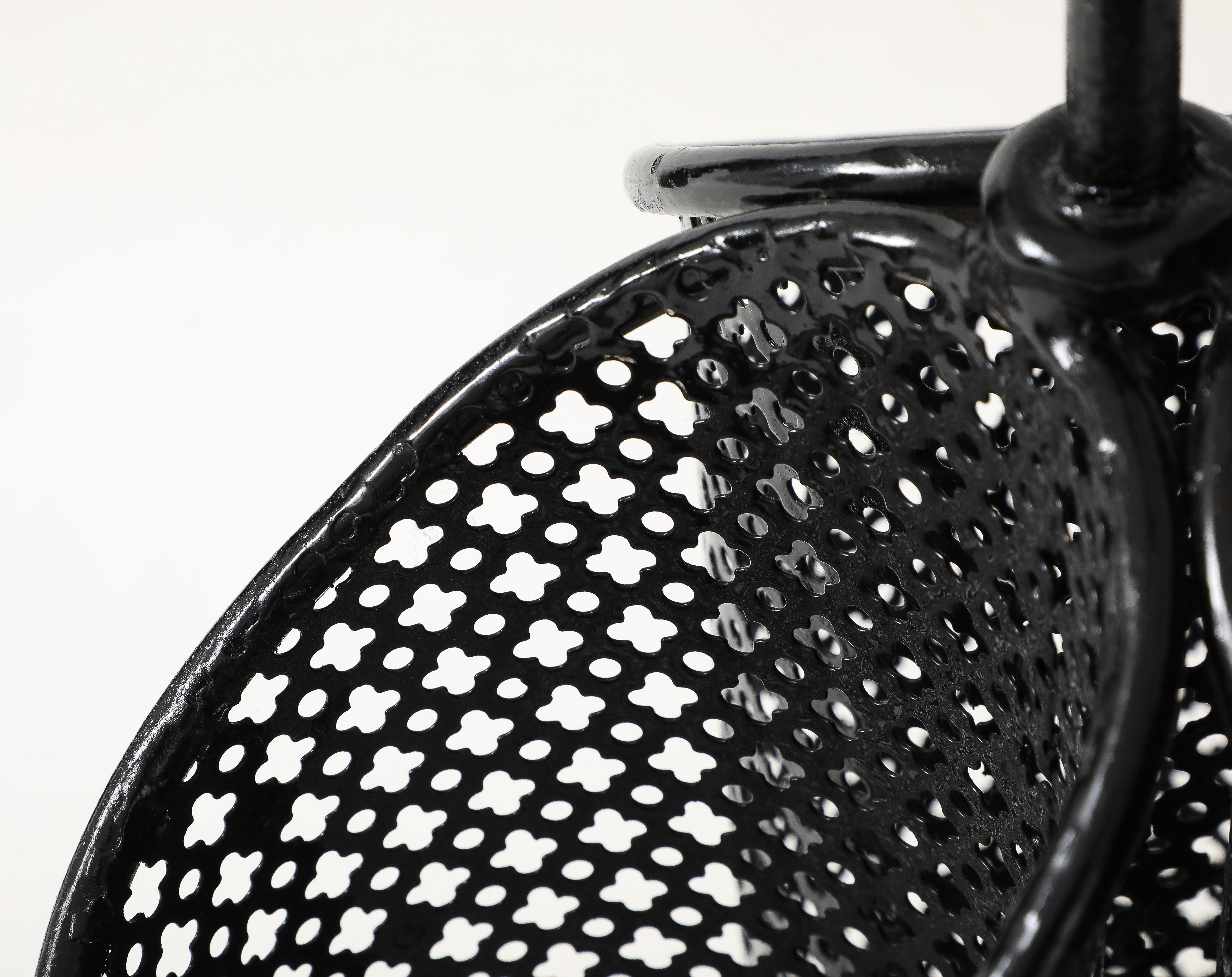 Porte-parapluies Mathieu Matégot, France en vente 4