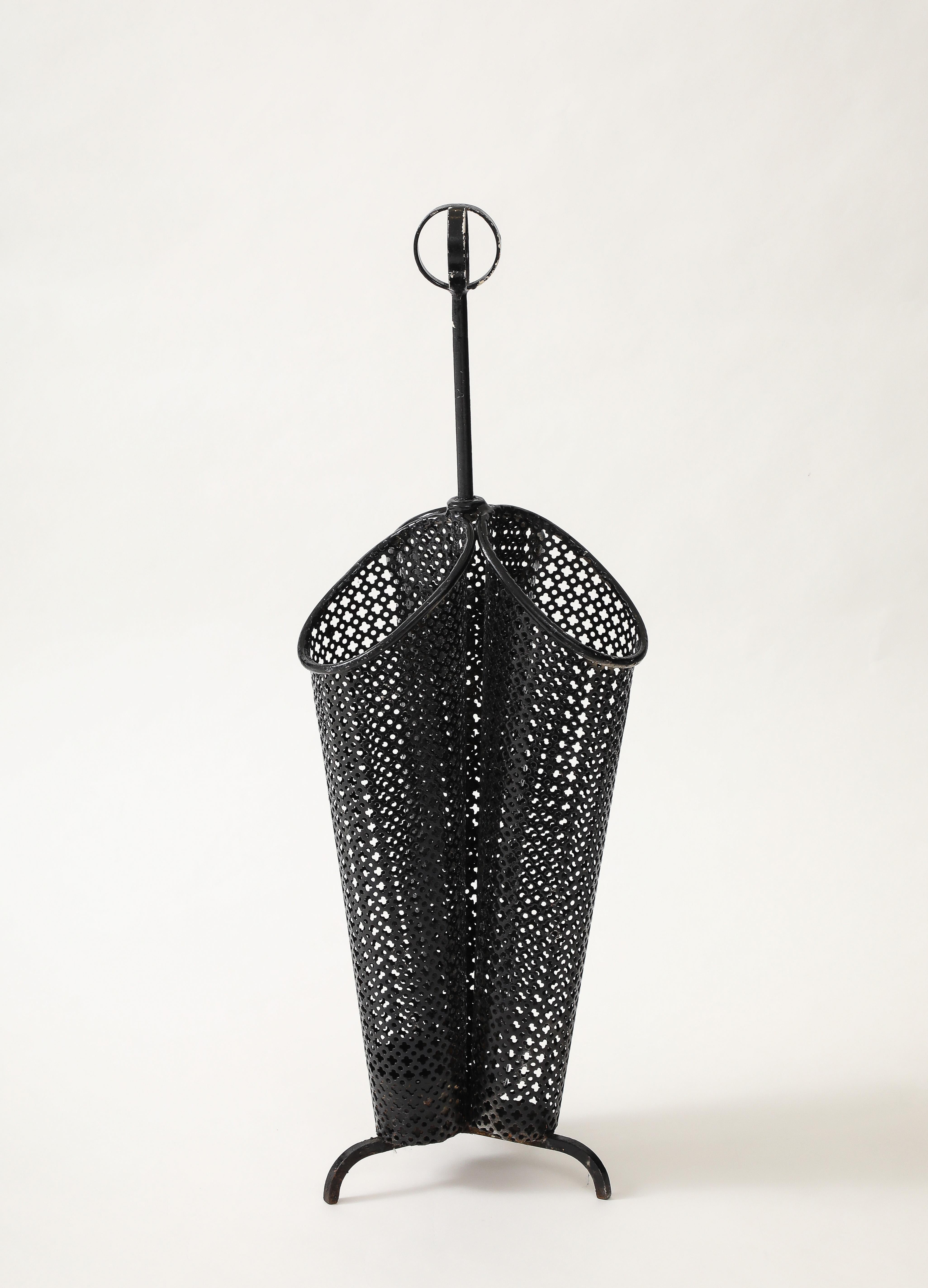 Porte-parapluies Mathieu Matégot, France en vente 5