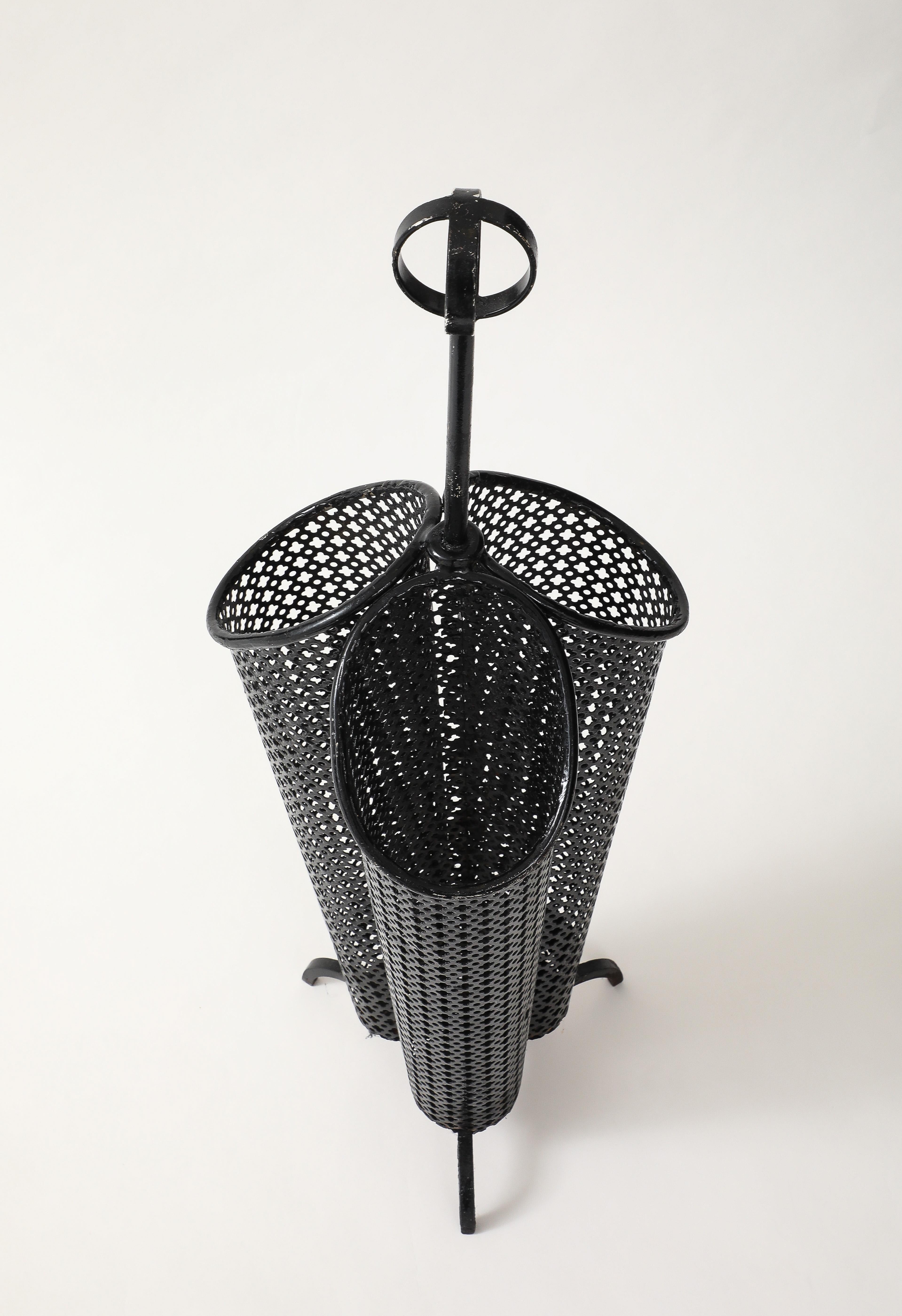 Français Porte-parapluies Mathieu Matégot, France en vente