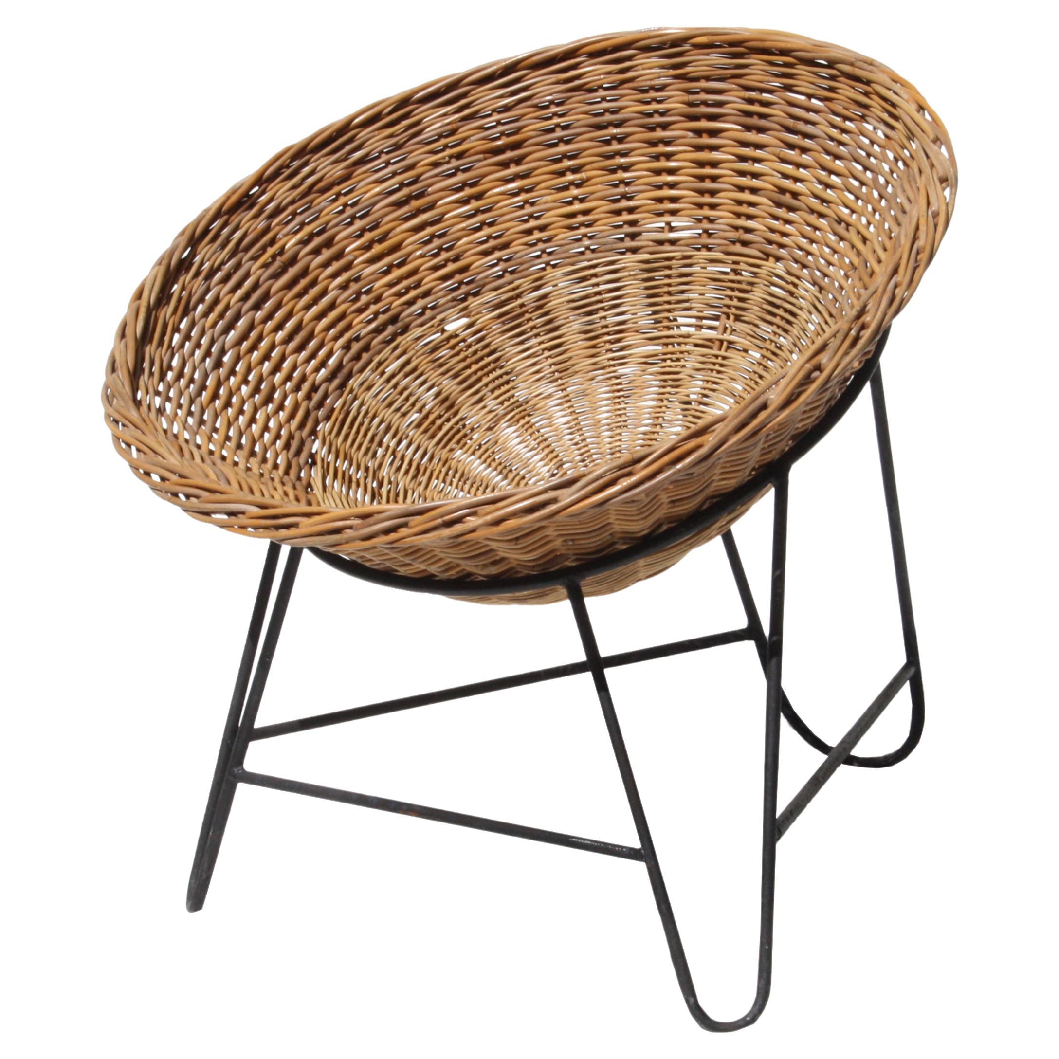 Mathieu Matgot „“Wicker“-Stuhl aus Eisen und Naturfaser, Frankreich, 1950