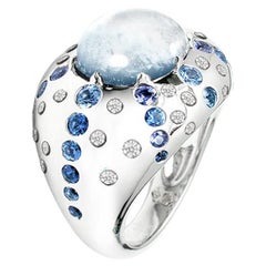 Mathon Paris Bague en or blanc, diamants, saphirs et pierre de lune 