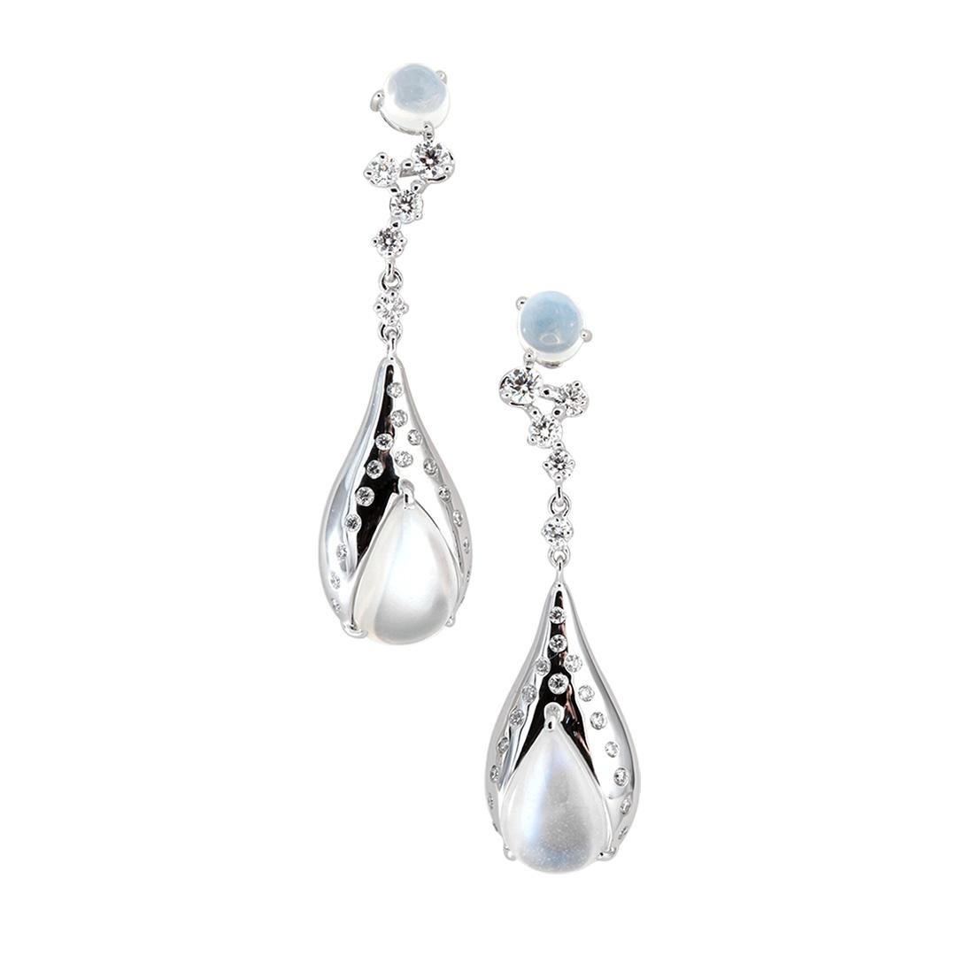 Mathon Paris Boucles d'oreilles en or blanc, diamants, saphirs et pierres de lune