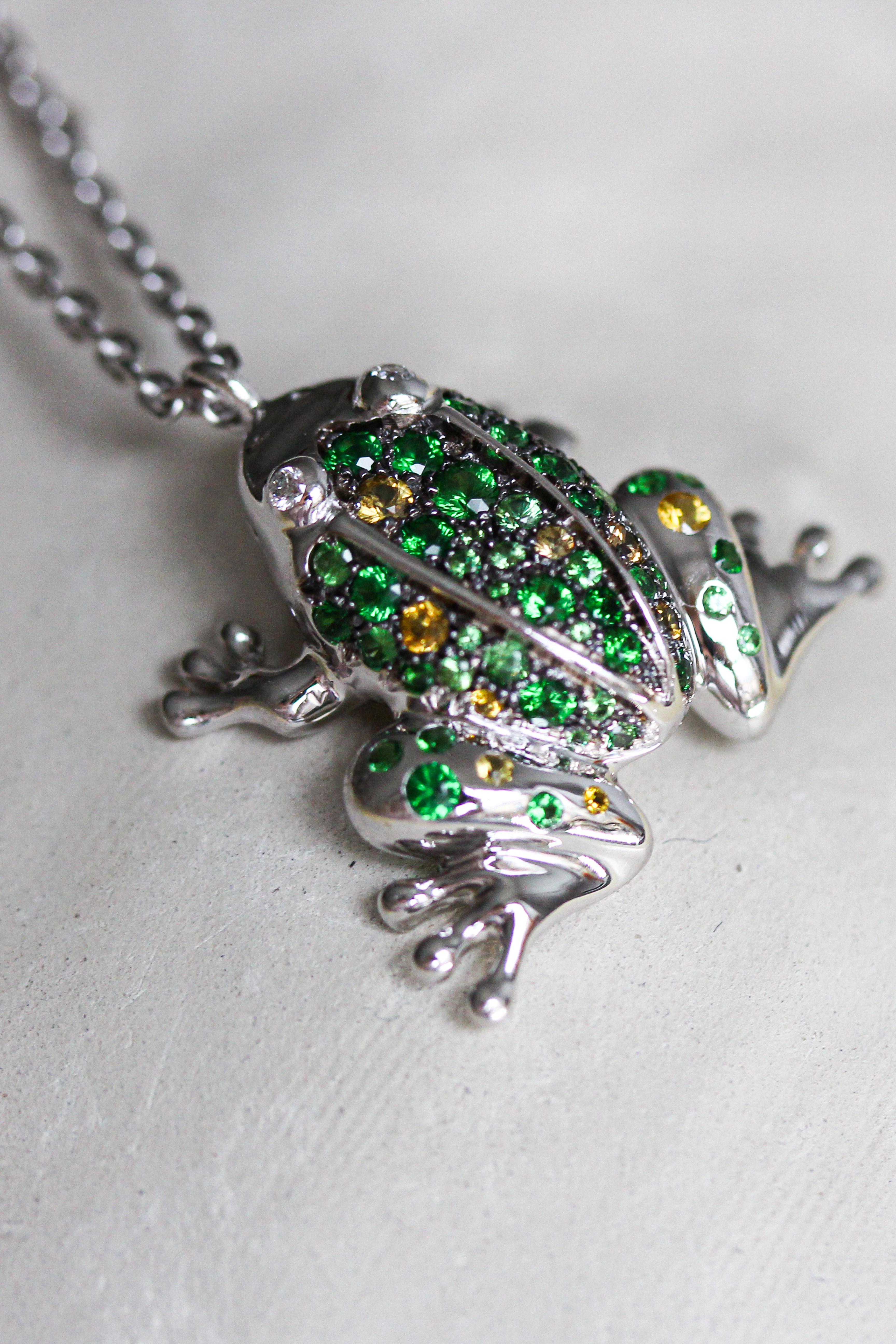 Grenouille necklace by Mathon Paris at Second Petale Gallery
 
About the Gemstones :
Diamonds
Tsavorite Garnets (0,6 ct)
Demantoide Garnets (0,14 ct)

ABOUT the CREATOR
MATHON PARIS : FRENCH STYLE SINCE 1931
