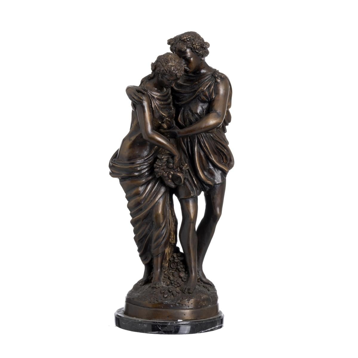 Gruppo scultoreo in bronzo, posto su una base di marmo. Firmato. Altezza: (totale) 52 cm