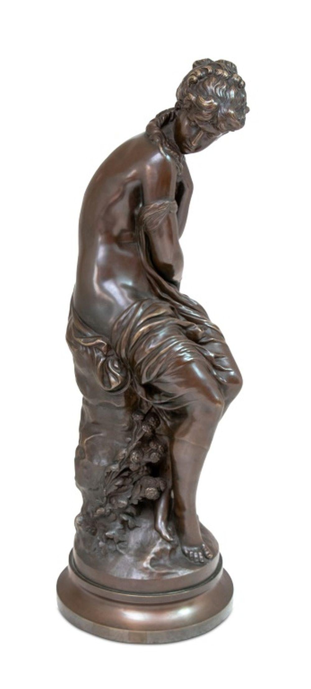 Patiné Mathurin Moreau Bronze d'une femme assise en vente
