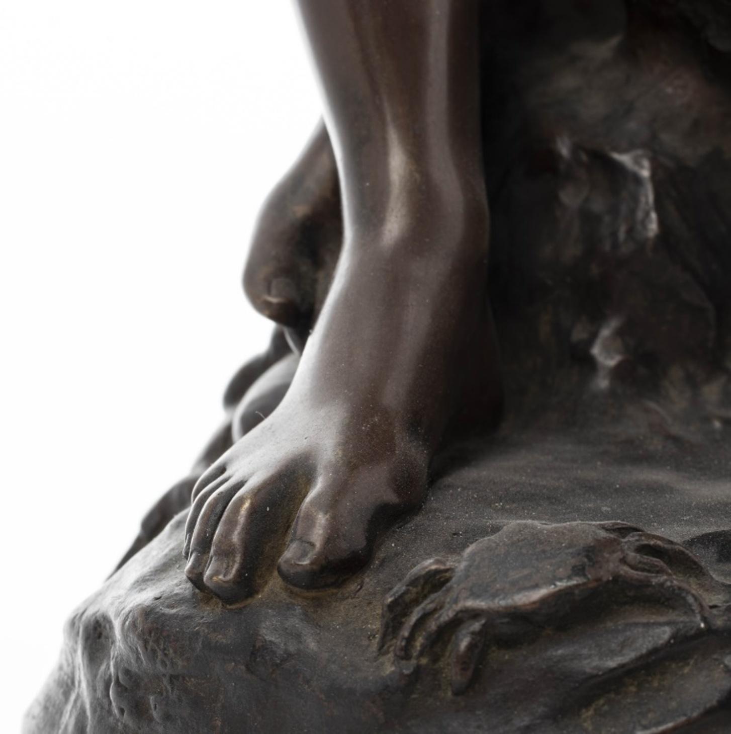 Sculpture en bronze « Fille avec parapluie » de Mathurin Moreau en vente 1