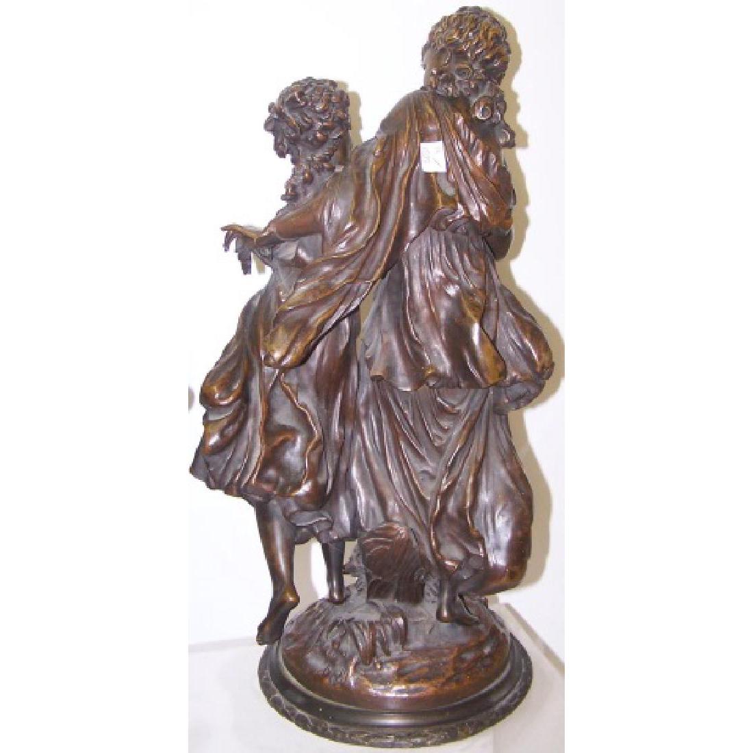 Bronzegruppe von tanzenden Beauties – Sculpture von Mathurin Moreau