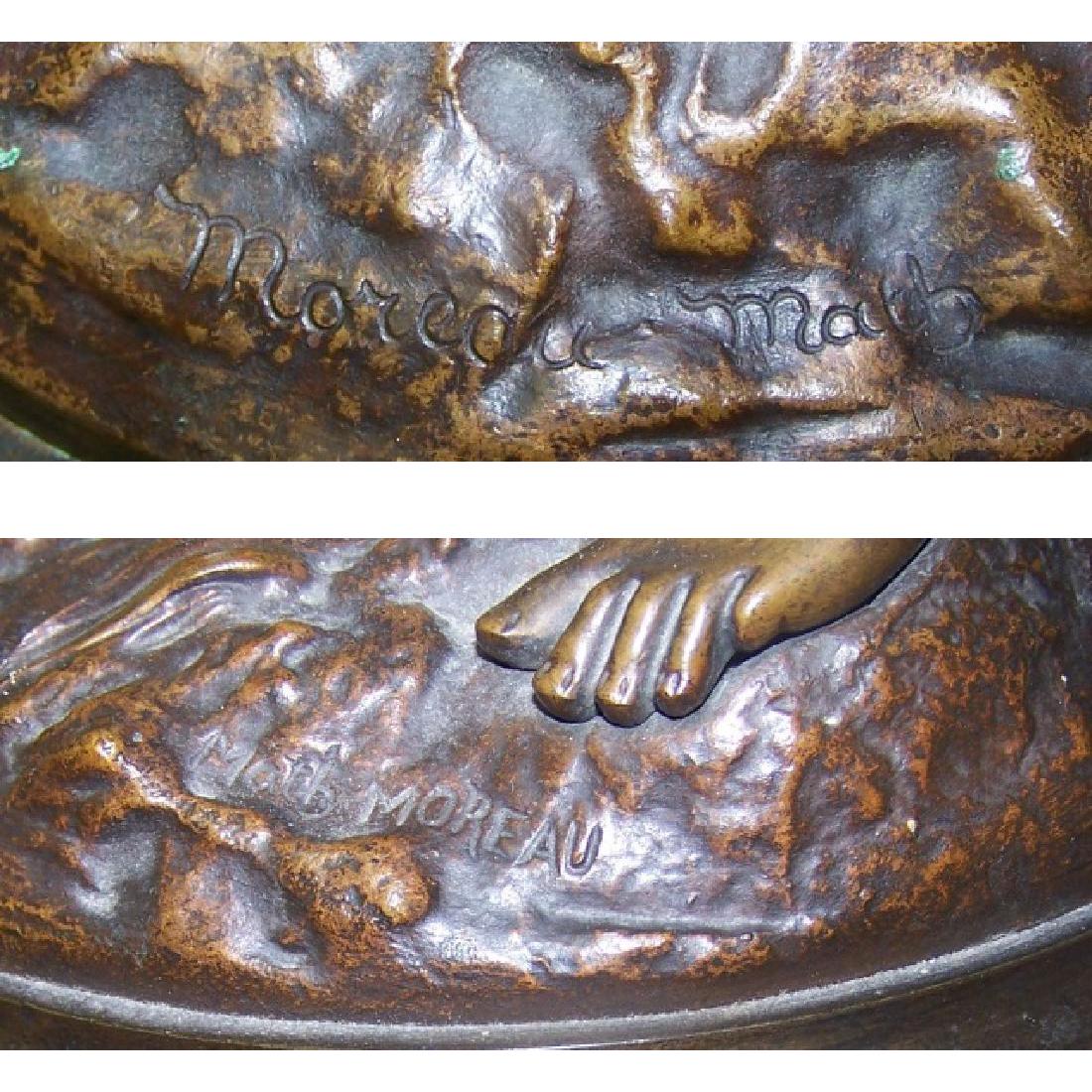 MATHURIN MOREAU 
Französisch, (1822-1914)

Paar Bronze Gruppe von tanzenden Schönheiten   

Patinierte Bronze; signiert 'Moreau Math; Math Moreau'    
19 3/4 x 9 Zoll