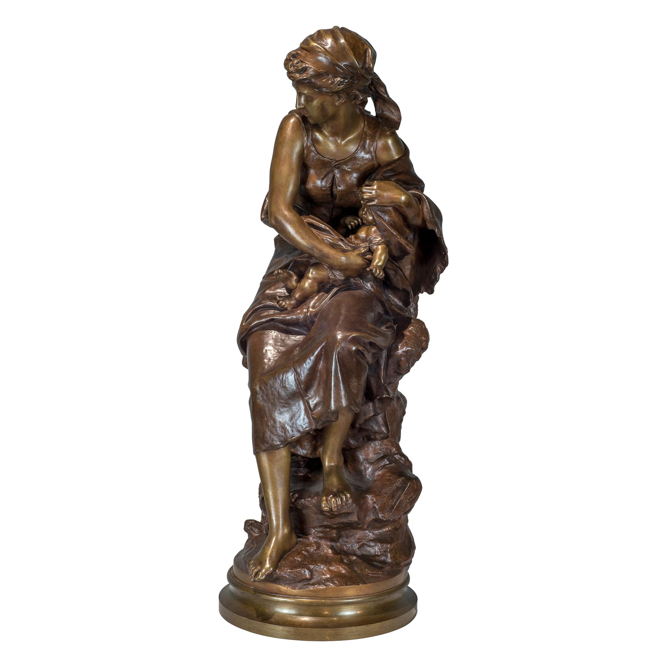 Mathurin Moreau Bronzestatue von Mutter und Kind aus Bronze  im Angebot 1