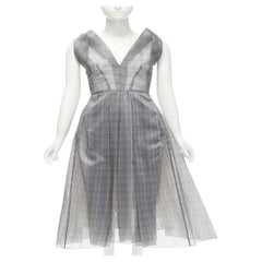 MATICEVSKI 2020 Mariposa Kleid mit strukturiertem Ausschnitt aus grauer Seide AUS6 S