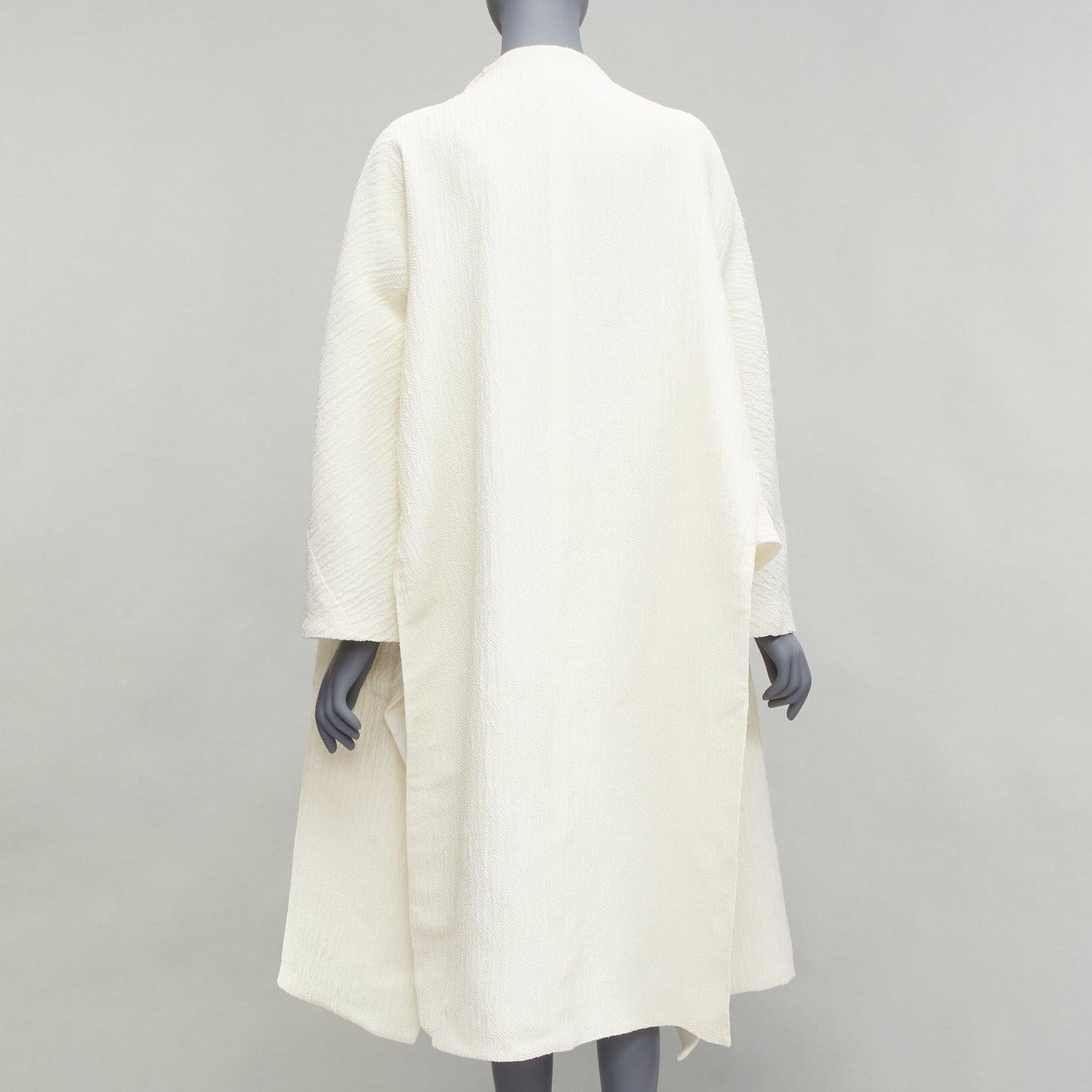 MATICEVSKI 2021 Prestige cream 3D collar pocketed side slit coat AUS10 S In Excellent Condition For Sale In Hong Kong, NT