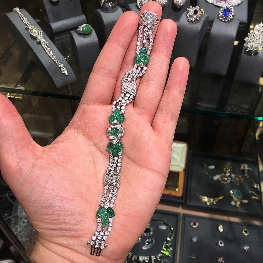Matilda Dodge Wilson's Art Deco Carved emerald bracelet 4