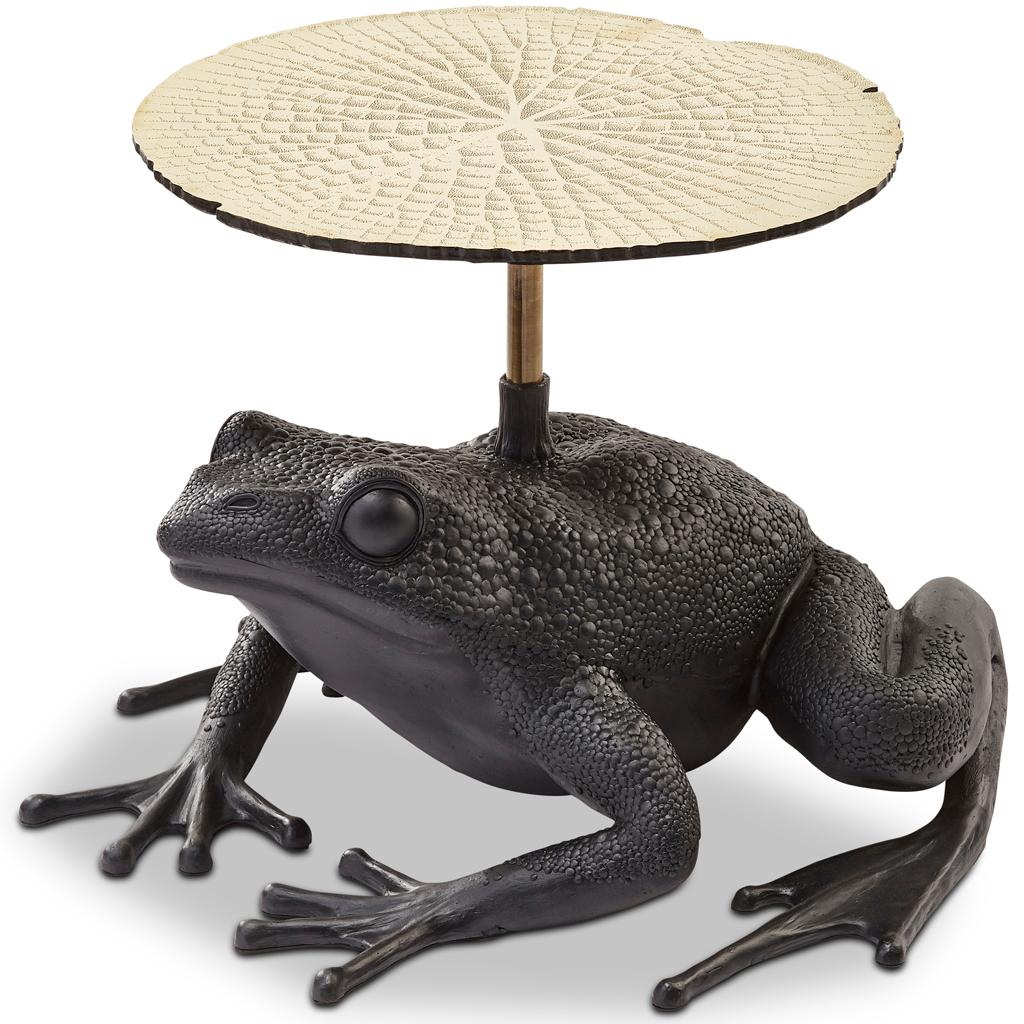 Matilda, Frosch-Beistelltisch aus Harz und geätztem Messing von Egg Designs (Gegossen) im Angebot