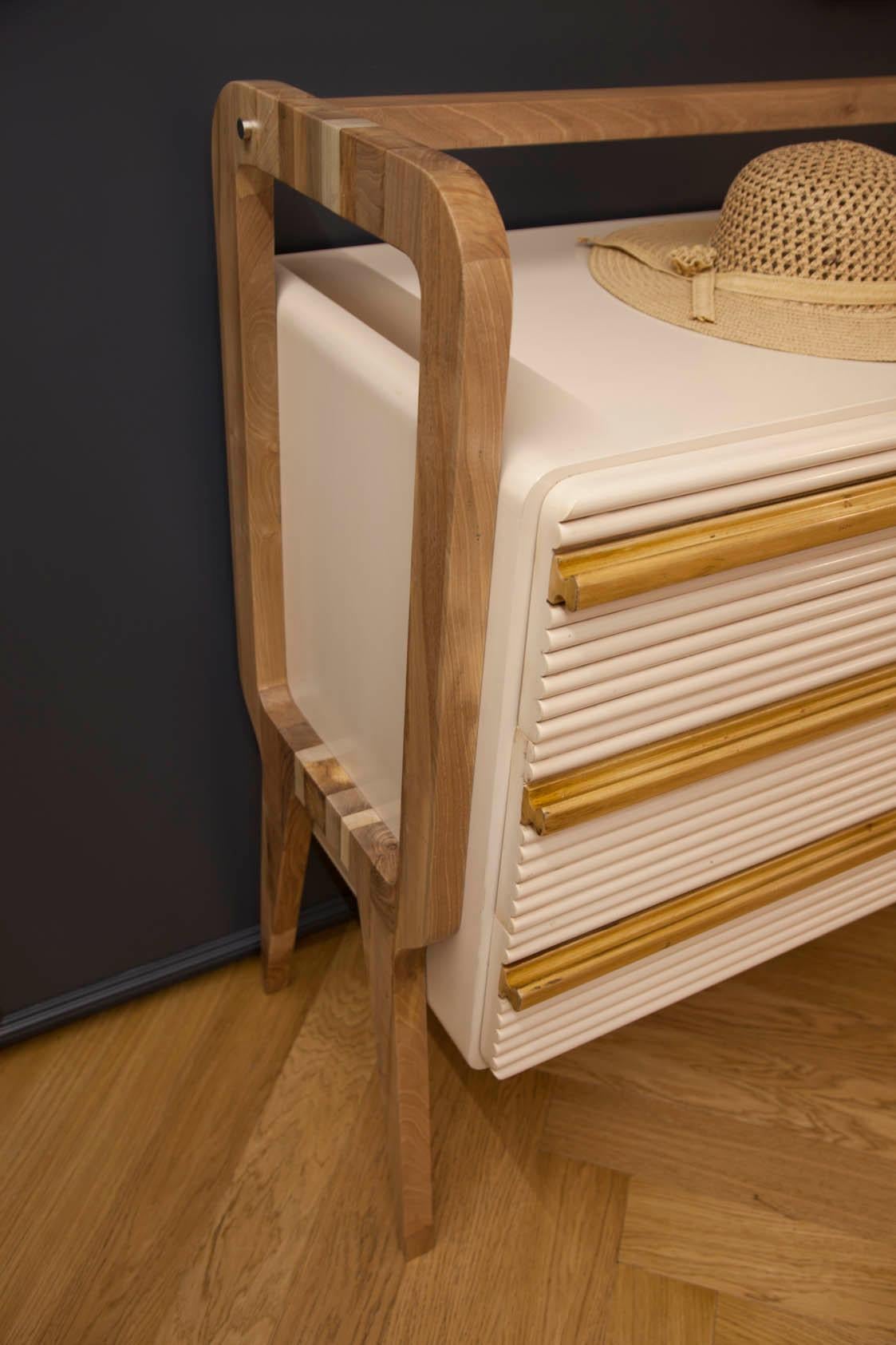 Buffet Matilda, deux portes et trois tiroirs, par Lola Glamour en vente 1