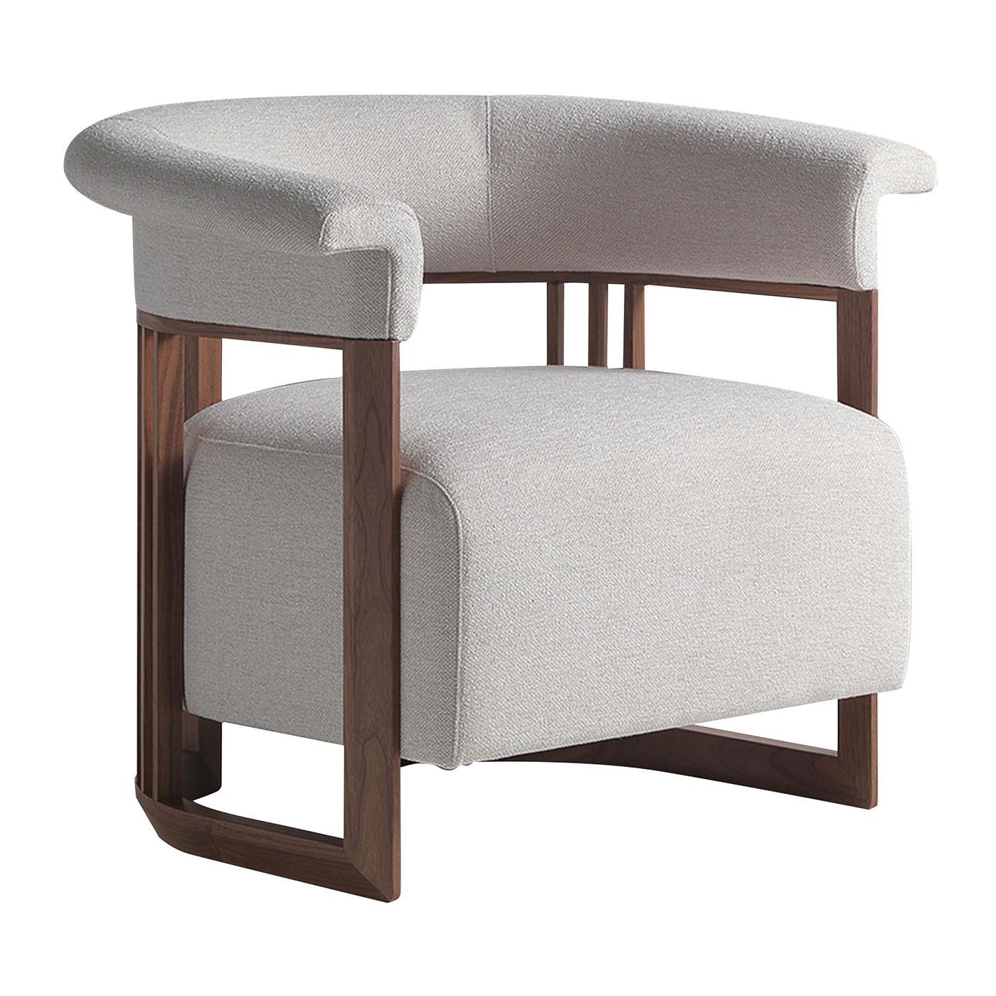 XXIe siècle et contemporain Matilde Walnut Armchair by Annibale Colombo en vente