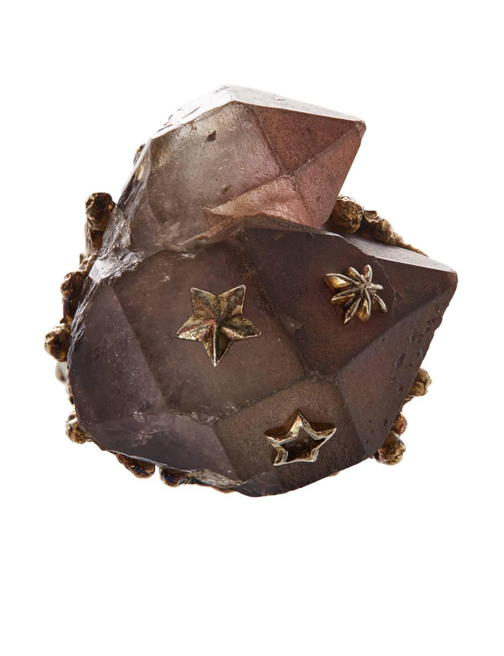 Natural form of Amethyst Afghanistan with gold plated silver 92.5 stars and moon.
Available in size 6 (adjustable)