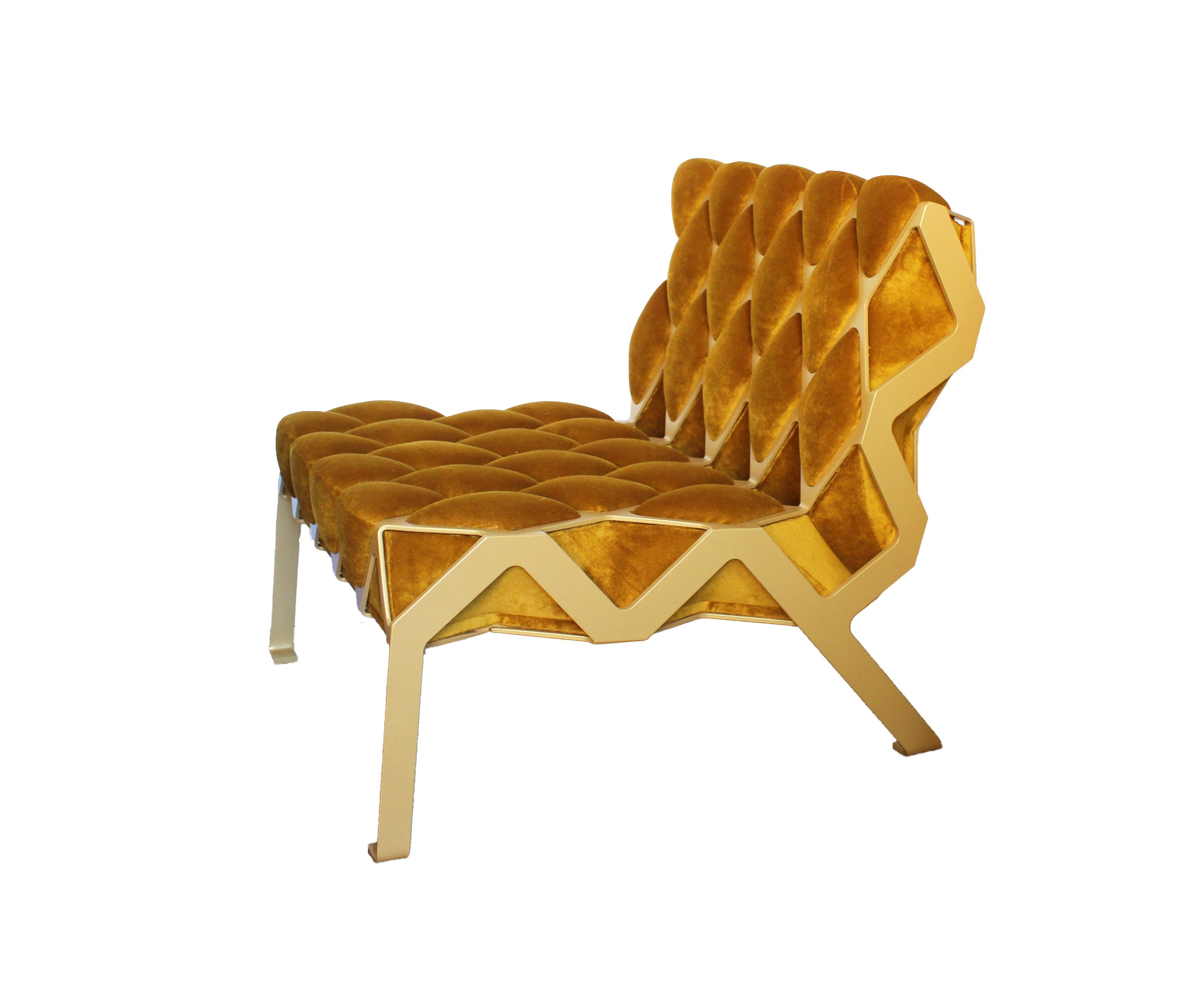 Chaise en acier doré et velours doré personnalisable en vente 9
