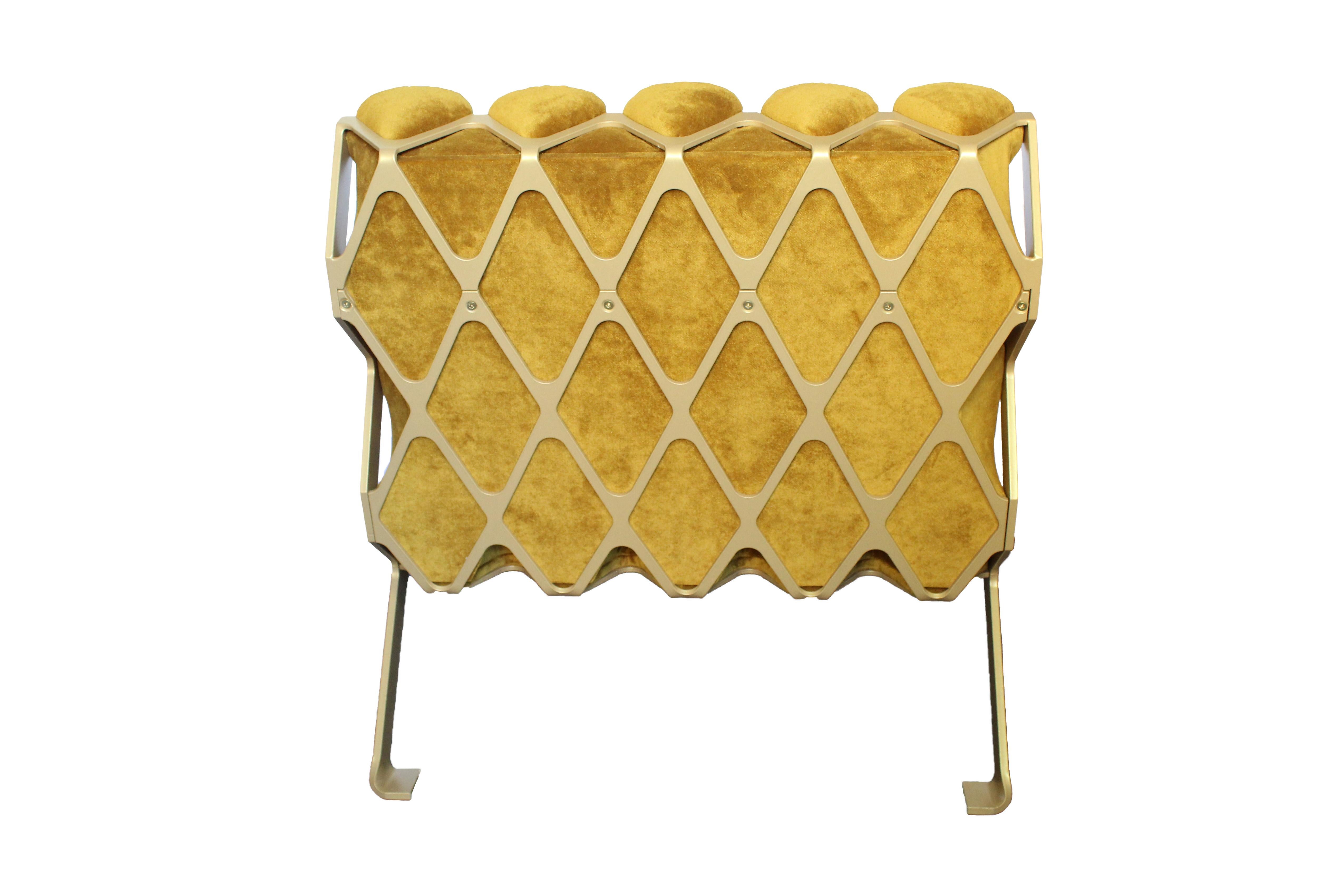 Anpassbarer handgefertigter Beistellstuhl aus organischem Gold aus Stahl und Samt von Tawla im Angebot 8