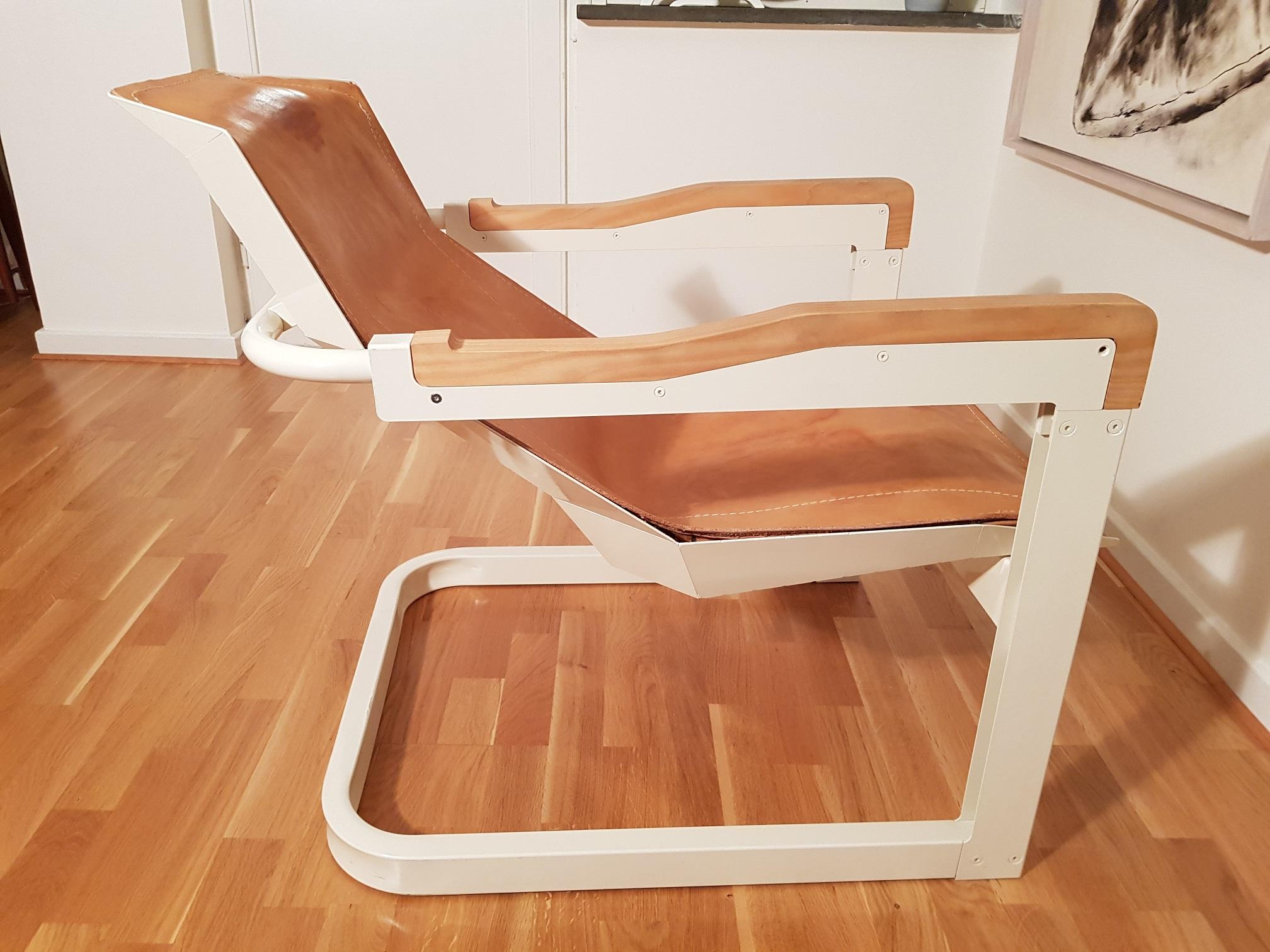 This fantastic piece if furniture is 1 of 3 ever made (to our knowledge). The design and name Atlantic Hellride came to be after a flight that Mats Theselius had in 2005. A limited edition of 360 chairs was initially planned but only 3 pieces were