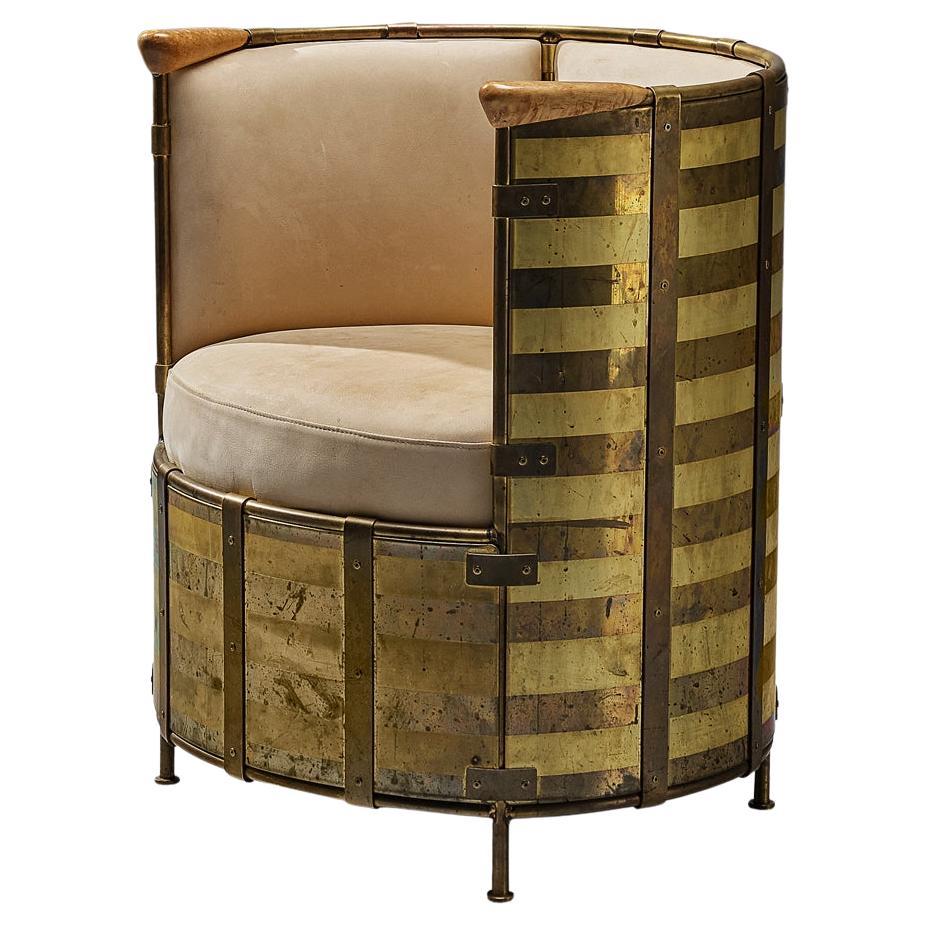 What is a fancy lounge chair called?