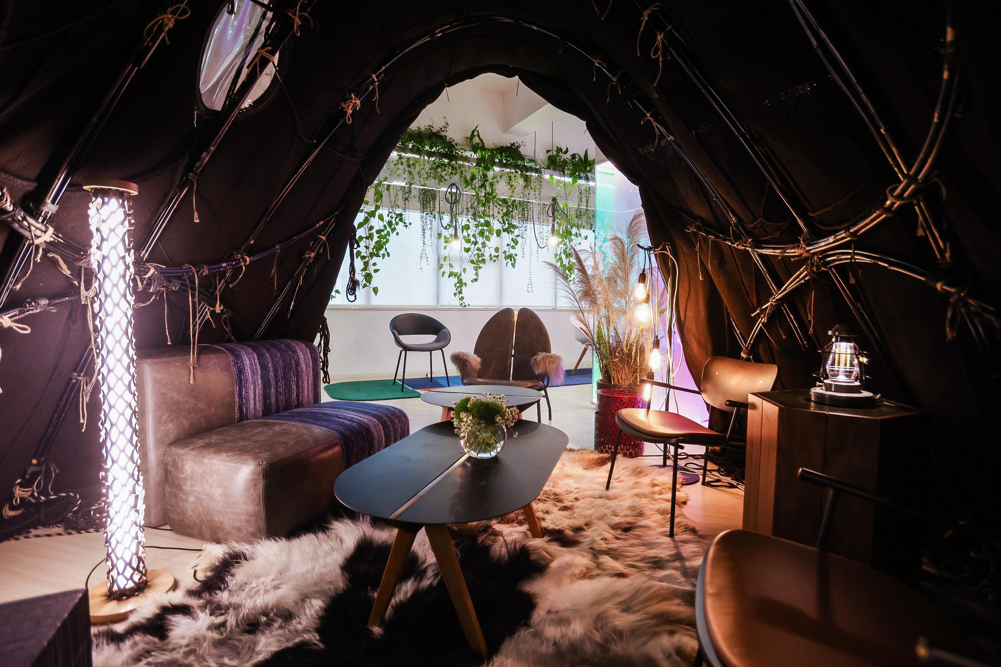 Tibetano Matsu Nomadic Collection by Joeri Reynaert - Nomad Coffee Lounge Chair Yak in vendita